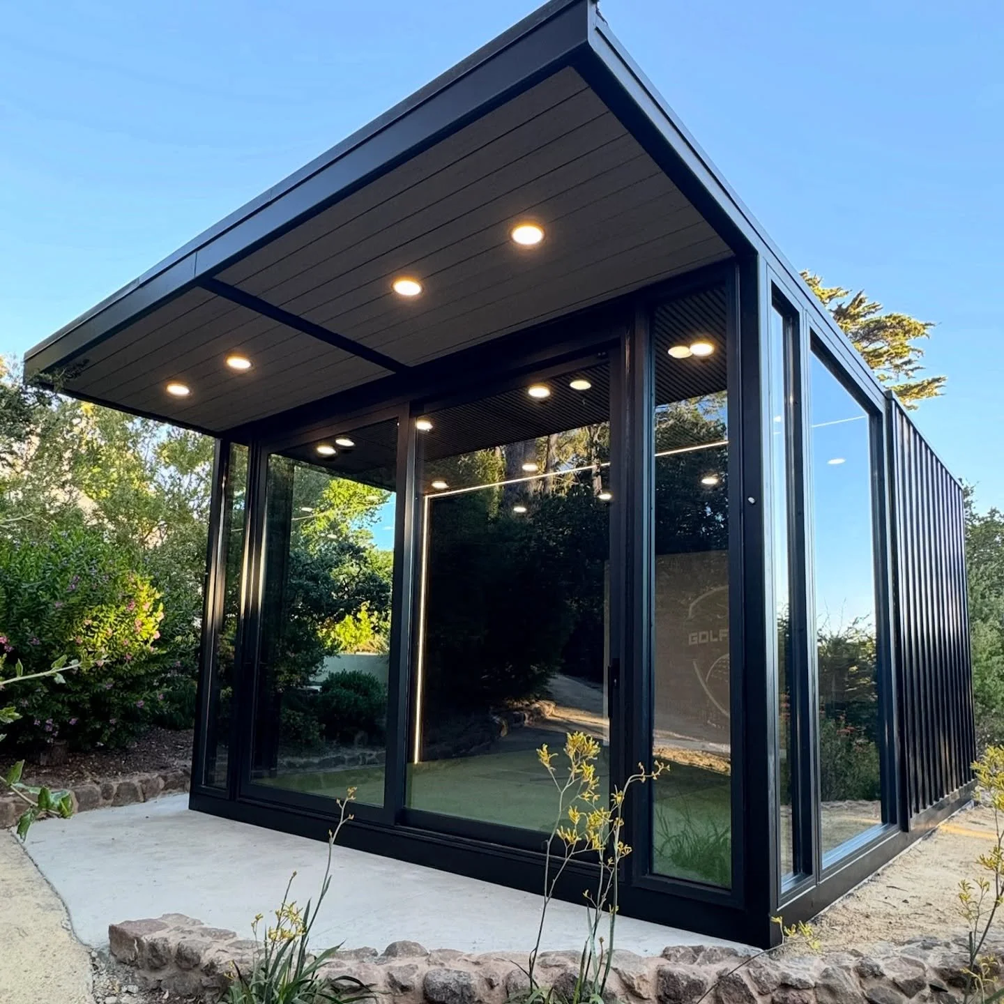 The Platinum GolfShed — a heavyweight contender in every sense of the word. Weighing in at 20,000 pounds and stretching 25 feet long, 16 feet wide, and 11.5 feet tall, this beast isn’t something you’d want to step into the ring agai