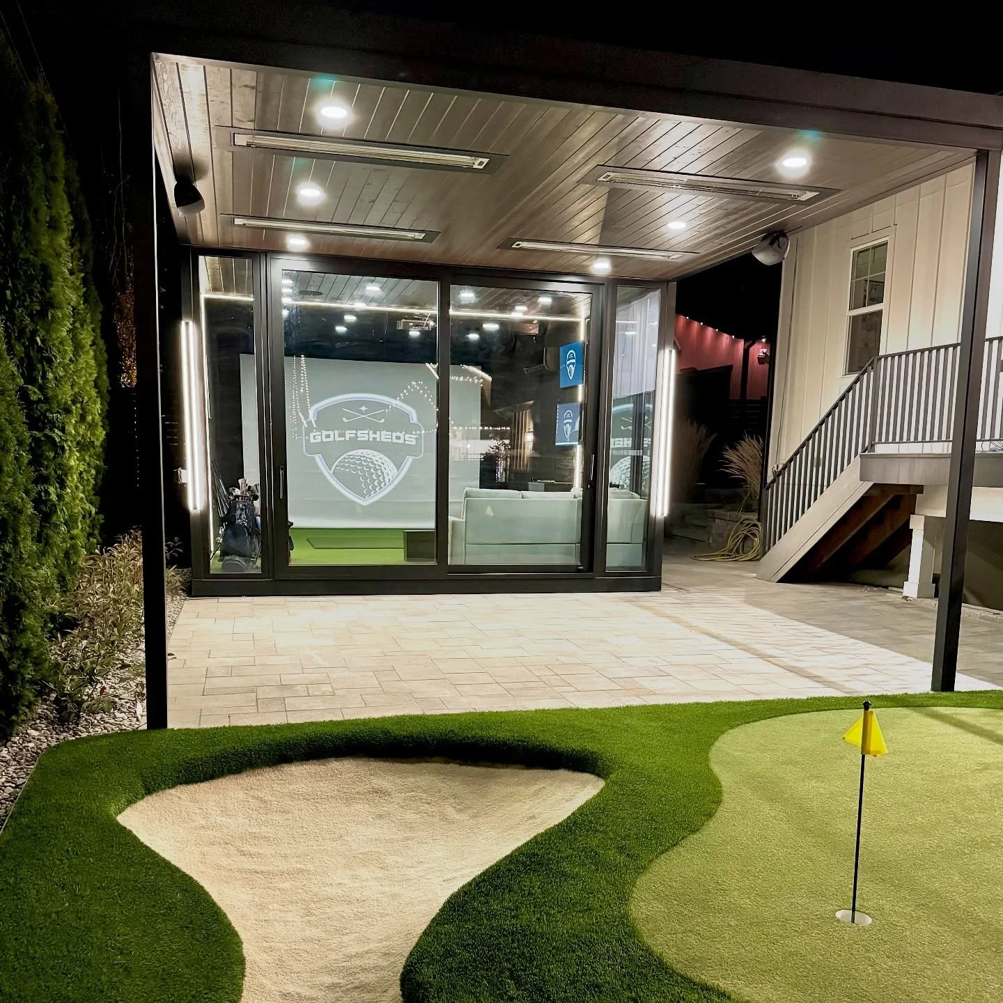 Accessorizing your Golfshed with an attached shade structure and a legit putting green? - Turns out it&rsquo;s a great idea!
.
GolfShed: Platinum Plus @golf.sheds 
Putting Green: @backyard_greens 
. 
#golfr #golfaddict #golfsimulator #golfsheds