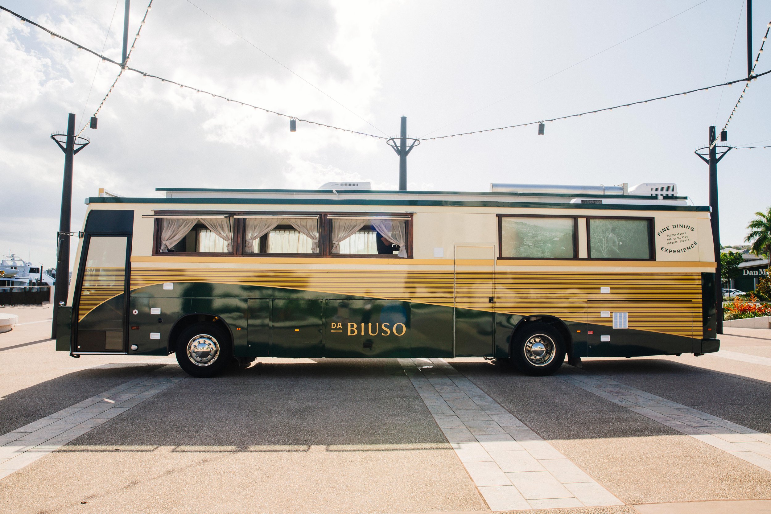 The exterior of Da Biuso - a bus designed to look like a fine-dining tram.