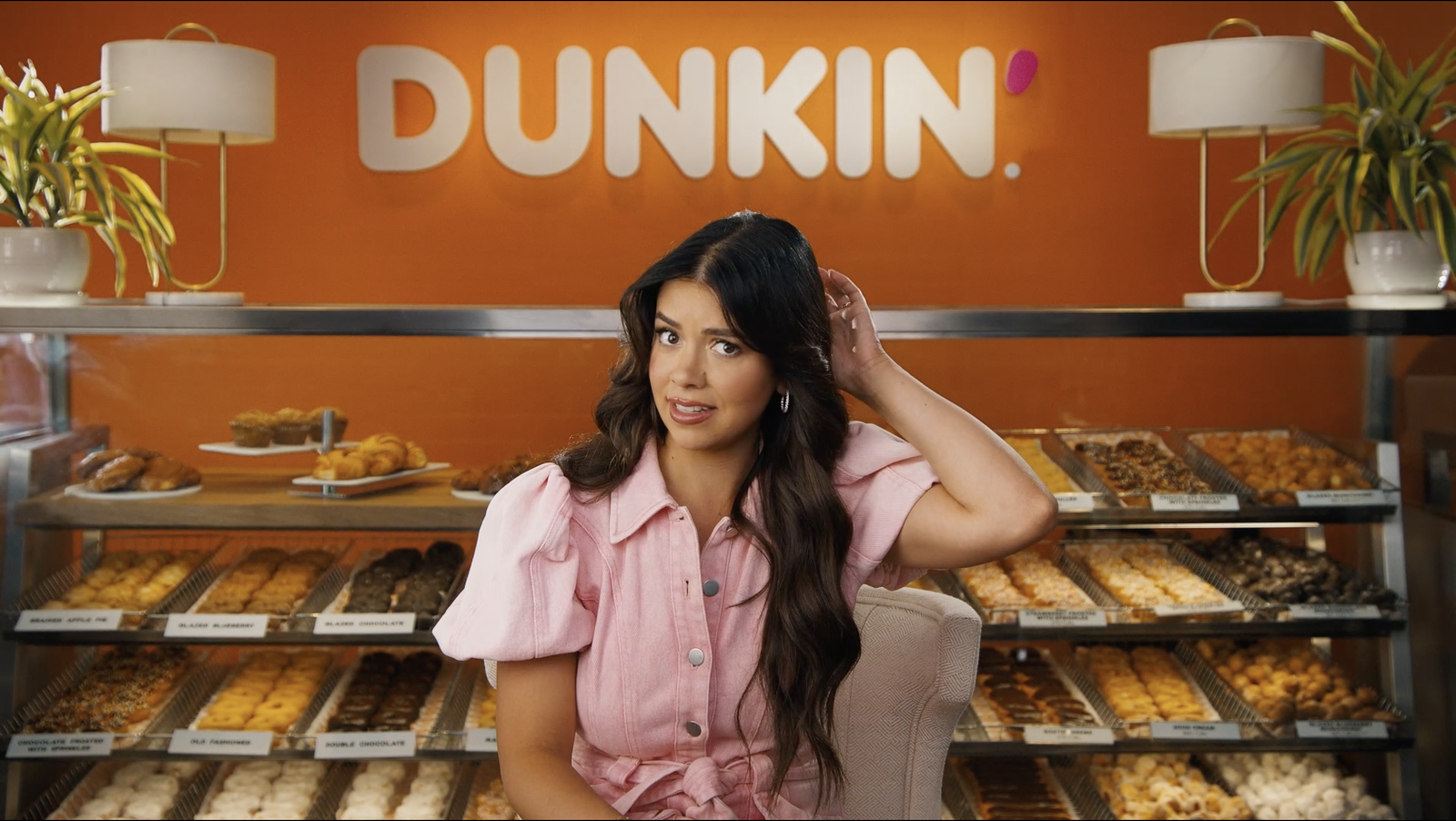 Dunkin Donuts ad with Jen Affleck.