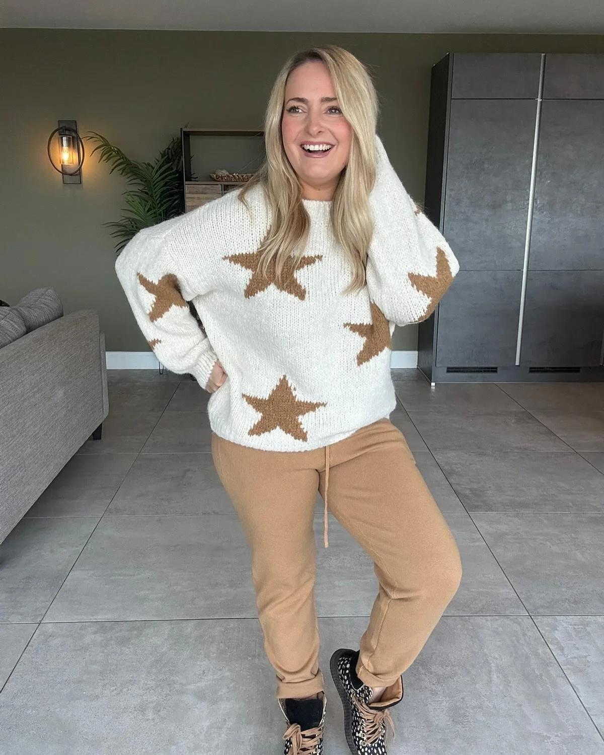 Snuggle Style Sunday!!
The perfect combo for the match sideline!

One size Star jumper; 10-18 &pound;38
One size Caramel Joggers; 10-14 &pound;35