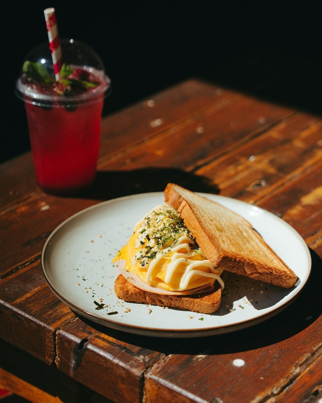 Best combo for a Sunday well spent ✨
Brekky sando + Hibiscus Berry Ade = hearty + refreshing perfection.
Ready to fuel your day?

#OnceUponATimeCafe #BrekkySando #HibiscusBerryAde #SundayBrunch #WestRydeEats #SydneyBrunch #CafeVibes