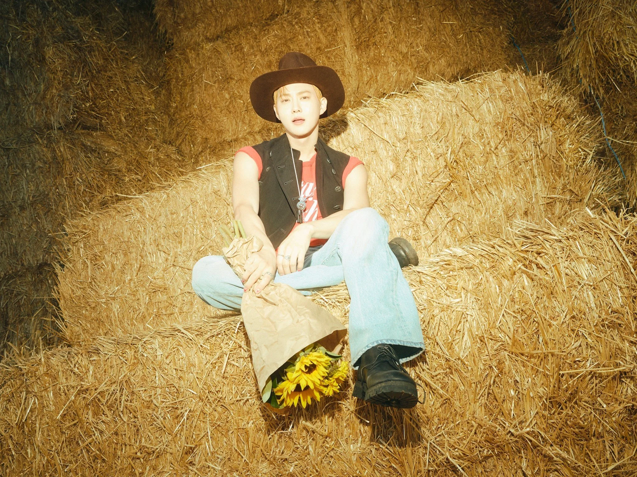 SUHO-4th-Mini-Album-Who-Are-You-Concept-Teaser-Images-documents-2(5).jpeg