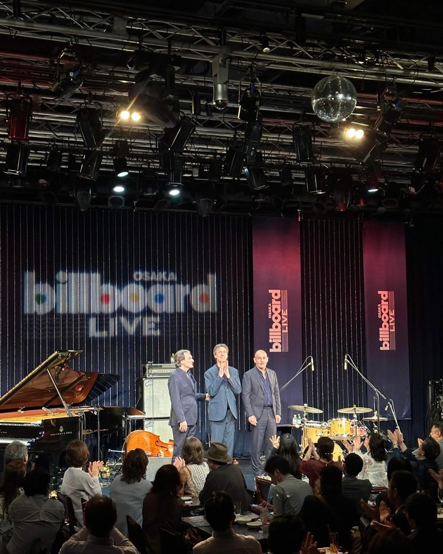 Overjoyed and #grateful for the concerts in #Japan with the trio! Fantastic to be back and perform in the Billboard Yokohama and Osaka. 
#europeanjazztrio #jazztrio #jazz #재즈온메이플스토리 #pianist #pianistslife #유러피안재즈트리오 #steinway #marcvanroon #roydackus 