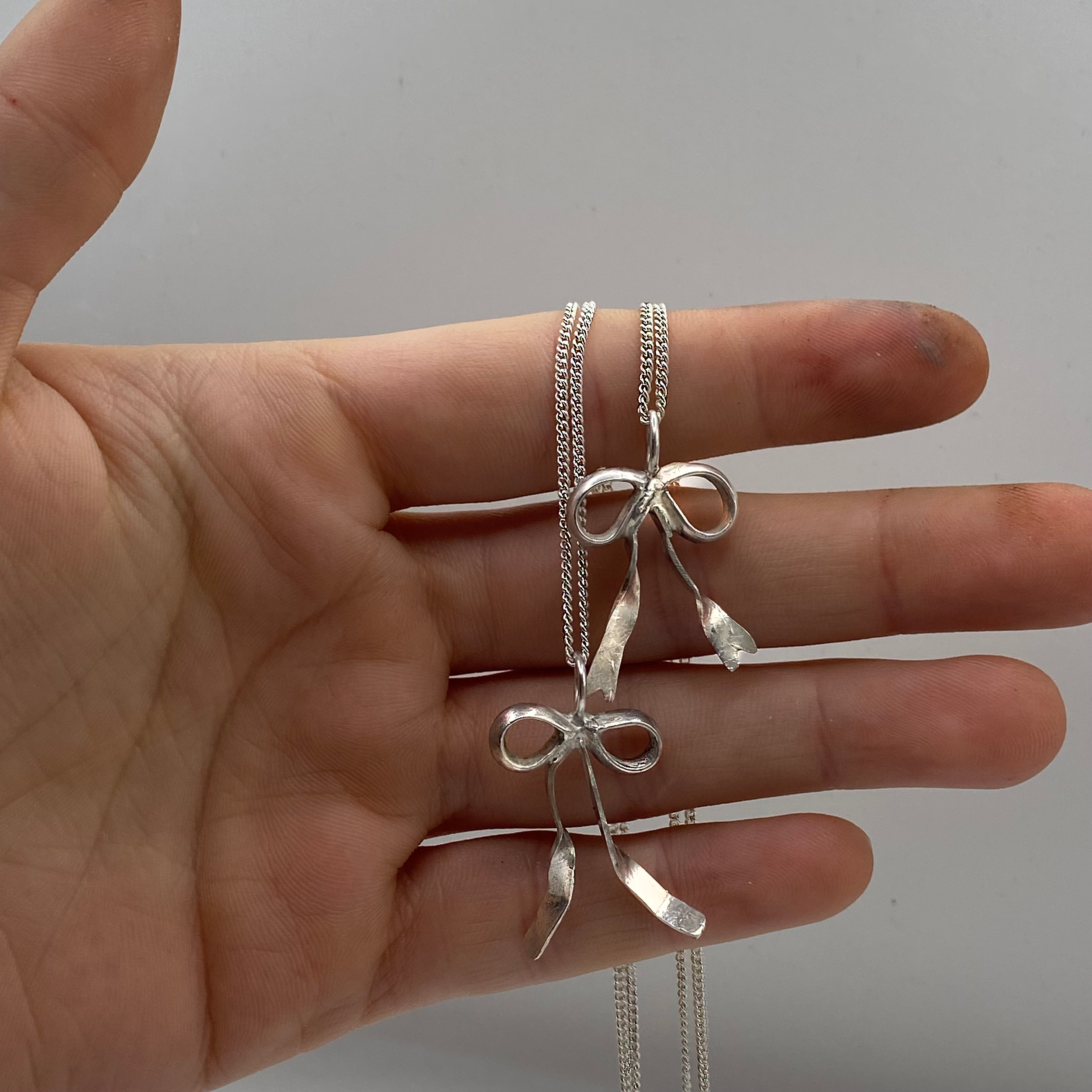 Bow Necklace