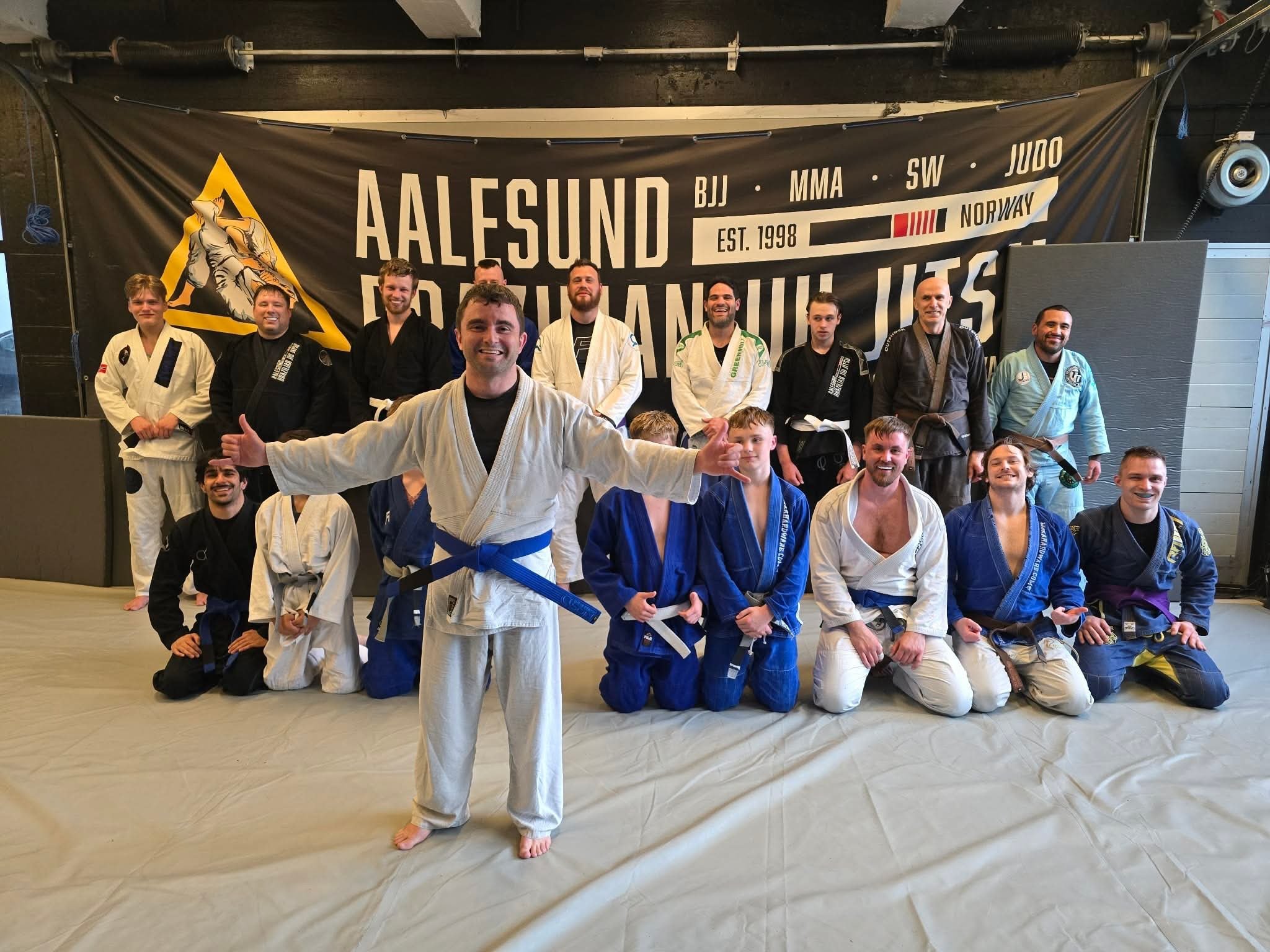 Vi gratulerer @miroslav_vas med bl&aring;tt belte den 21. mai 🔵 Miroslav har trente lenge p&aring; @ntnui_bjj i Trondheim f&oslash;r han kom til oss, og er en habil grappler💪🏻
Let&rsquo;s go🔥