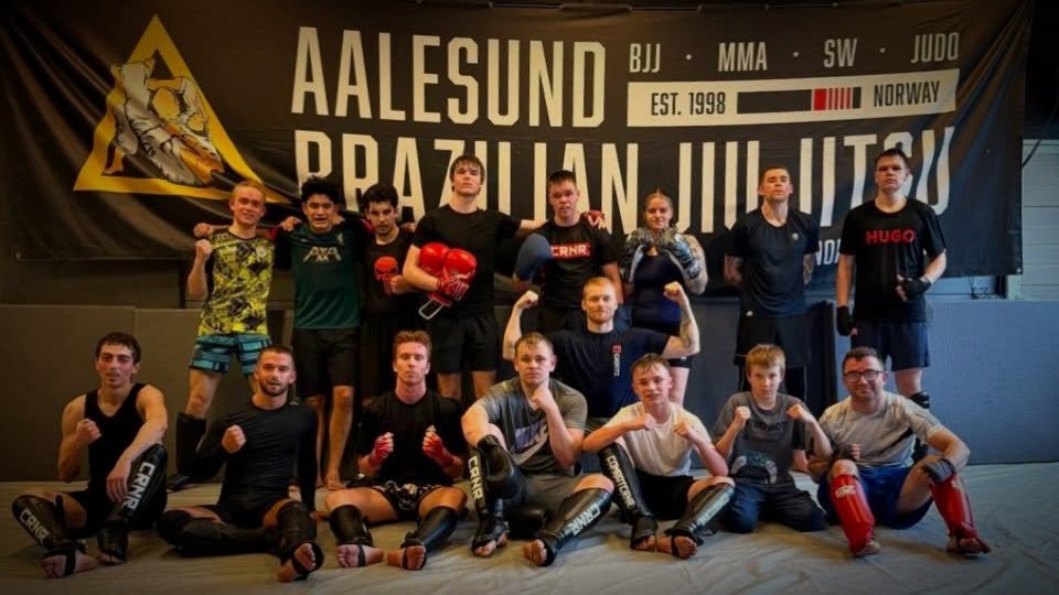 Kveldens kickboksing crew🥊 Takk til coach  @simondybvik som holder trykket oppe dag ut og dag inn💪🏻