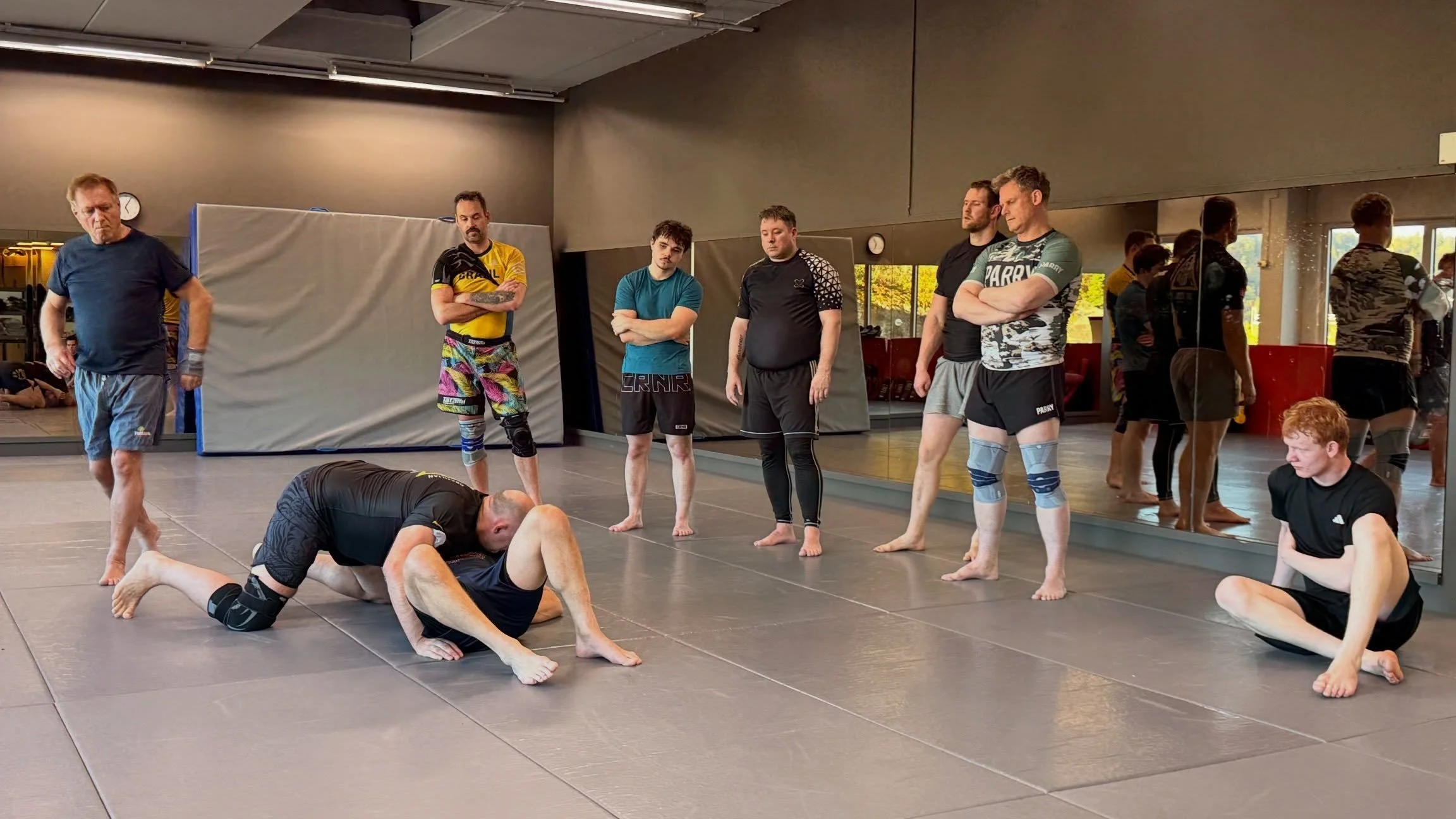 The heat is on❤️&zwj;🔥 Come and join us and select from our grand buffet consisting of Brazilian Jiu Jitsu, Grappling / Submission Wrestling, Kickboxing, Muay Thai, MMA and judo!
For more info check out our homepage in the bio!
We have classes for k