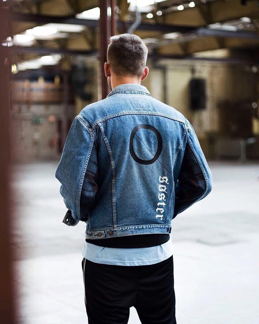 𝗪𝗶𝘀𝘁𝗲𝗻 𝗷𝘂𝗹𝗹𝗶𝗲 𝗱𝗮𝘁 𝗶𝗸 𝗶𝗻 𝟮𝟬𝟭𝟳 𝗲𝗲𝗻 𝗲𝗶𝗴𝗲𝗻 𝗸𝗹𝗲𝗱𝗶𝗻𝗴𝗺𝗲𝗿𝗸 𝗵𝗲𝗯 𝗴𝗲𝗵𝗮𝗱? 𝗪𝗮𝘁 𝗶𝗸 𝘁𝗼𝗲𝗻 𝗻𝗼𝗴 𝗻𝗶𝗲𝘁 𝘄𝗶𝘀𝘁, 𝗶𝘀 𝗱𝗮𝘁 𝗱𝗶𝘁 𝗺𝗶𝗷𝗻 𝗴𝗿𝗼𝗼𝘁𝘀𝘁𝗲 𝗹𝗲𝗲𝗿𝘀𝗰𝗵𝗼𝗼𝗹 𝘇𝗼𝘂 𝘄𝗼𝗿𝗱𝗲𝗻.

Na 