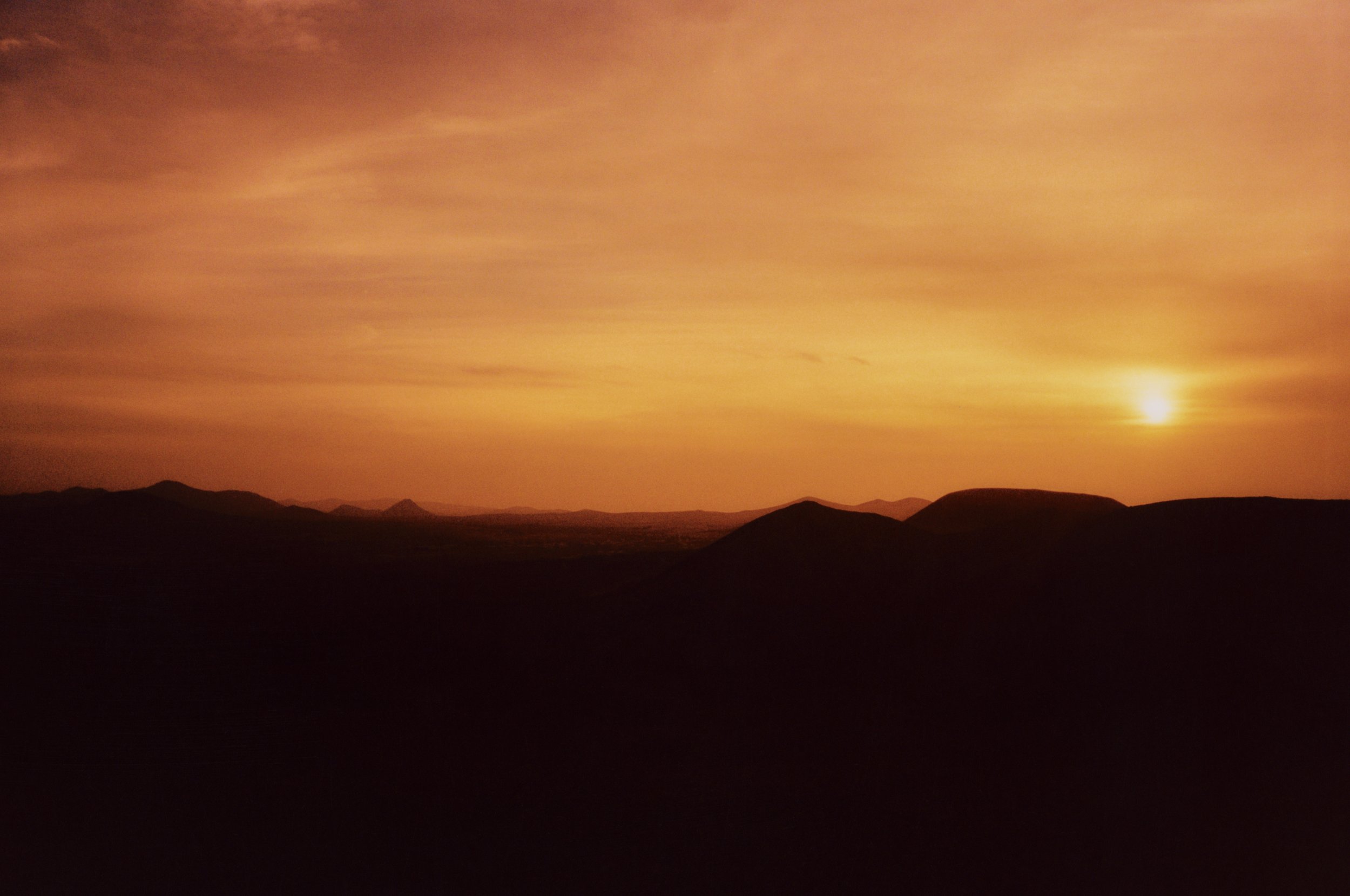 aiden-curtiss-hardcopy-vol1-sunset.jpg