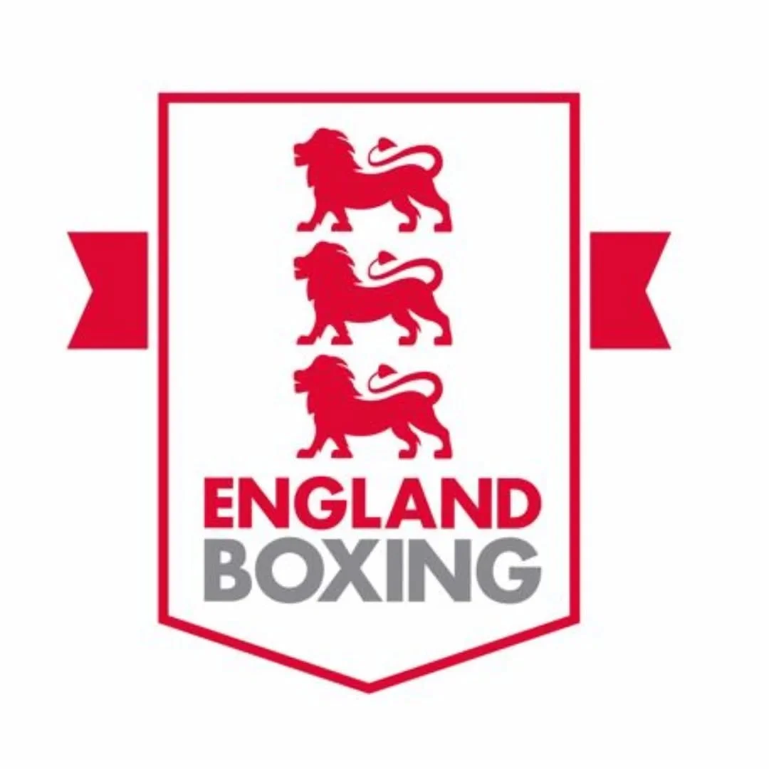 Incredibly proud that Chris and @susanxmxg passed their England Coaching qualification are now Level 1 England boxing coaches. 

The course was very demanding (as it should be) and was a test of our technical skills, our coaching and our fitness! It 