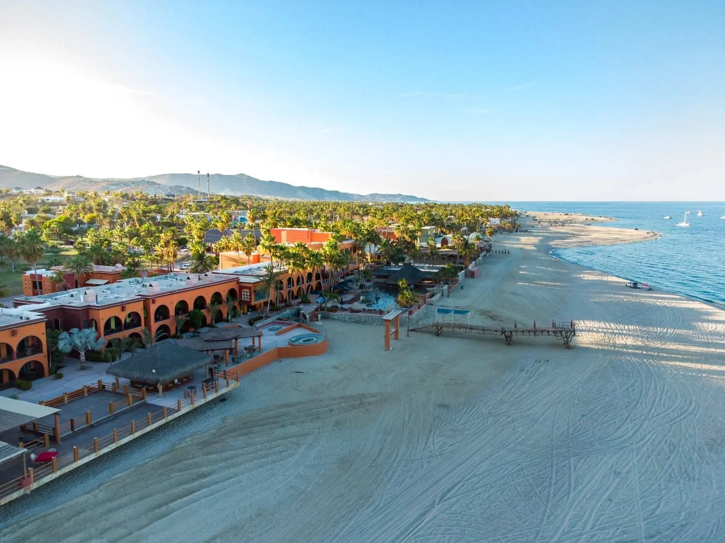 As&iacute; se sienten las ma&ntilde;anas en Palmas de Cortez ☀️🌴
Tranquilas, relajadas y sin prisas.

Mornings at Palmas de Cortez feel just right ✨
Easy, peaceful, and made to be enjoyed.

📞 USA: 877-777-8862 / 818-224-4744
📞 M&eacute;xico: 624-1