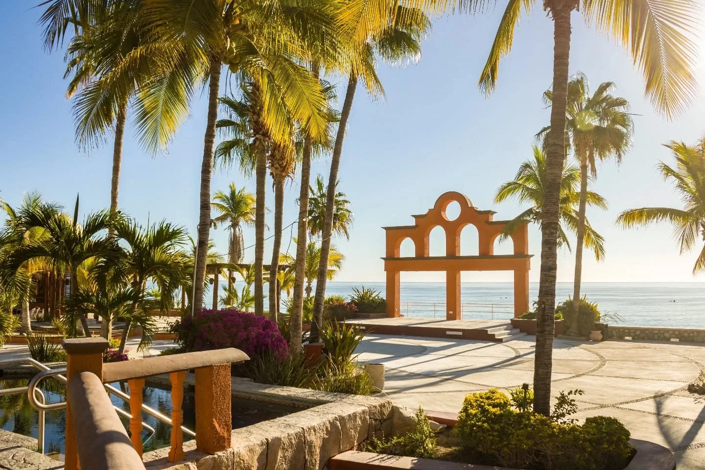 A new day begins in paradise. 🌅✨ The perfect sunrise waits for you at Hotel Palmas de Cortez. 🌴🌊

Un nuevo d&iacute;a comienza en el para&iacute;so. 🌅✨ El amanecer perfecto te espera en Hotel Palmas de Cortez. 🌴🌊

📞 USA: 877-777-8862 / 818-224