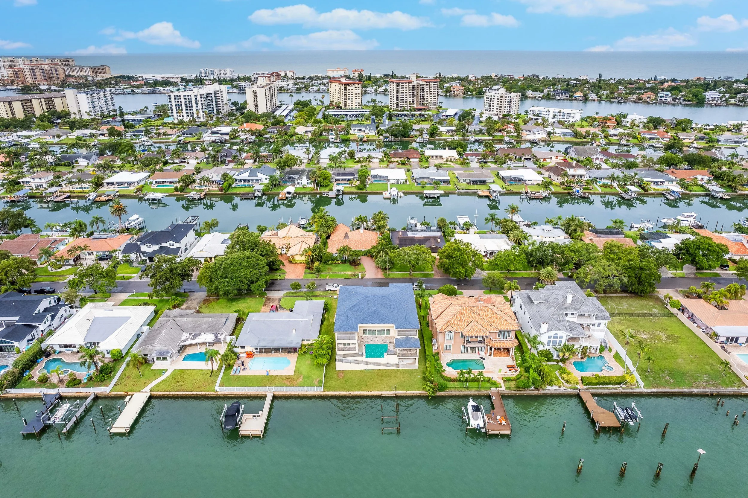 Overhead aerial image of coastal modern home Tampa Bay.jpg