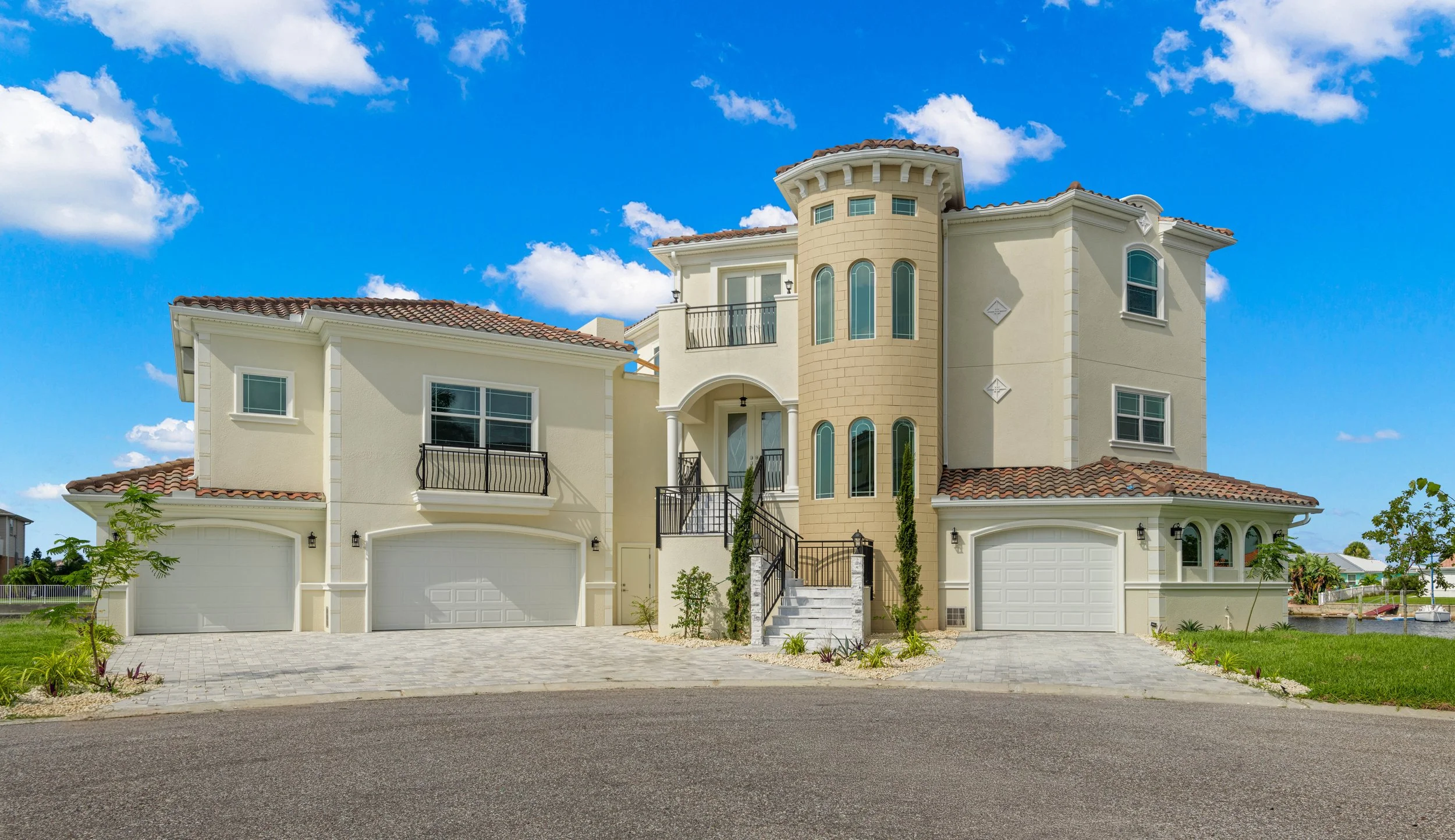 High-end exterior photography for South Tampa property.jpg