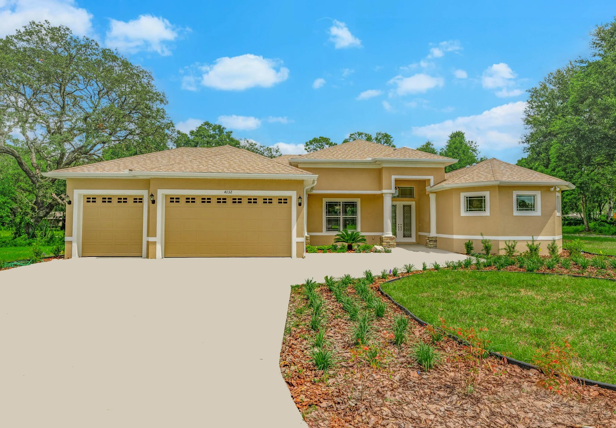 Well-maintained exterior of suburban home in Riverview FL.jpg