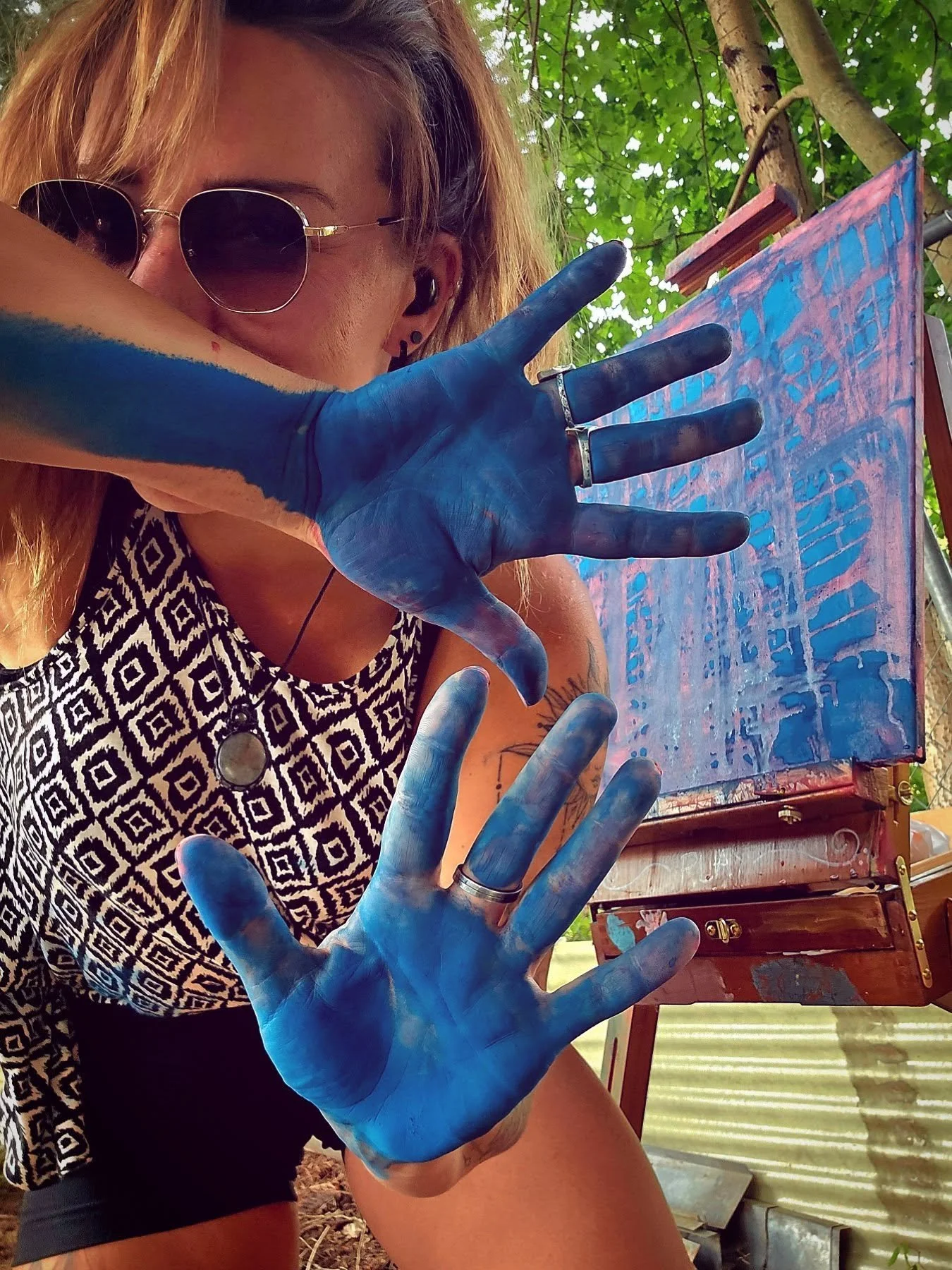 R E L E A S E  M O D E
.
.
.
i move
it moves
.
.
.
i see it
it sees me
🌀

#move #express #release #revive