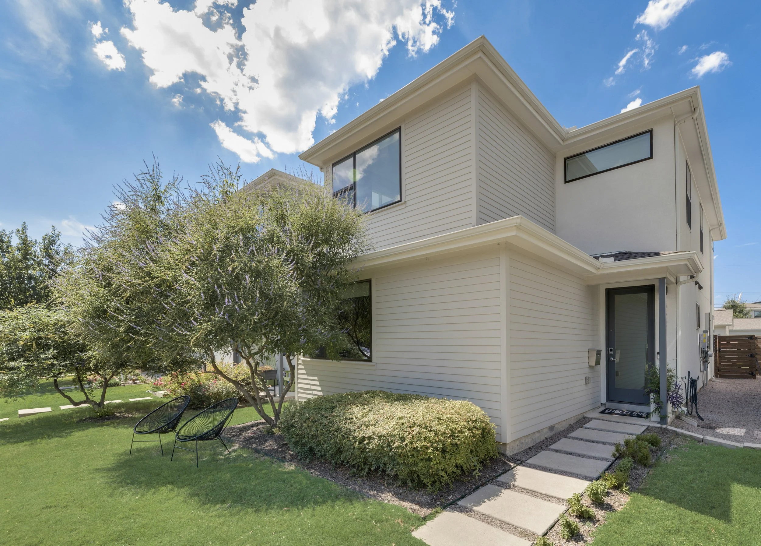 1-5347_ellsworth_avenue_6026929_001_HouseSideAngle cropped.jpeg