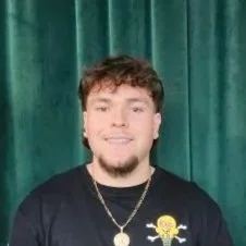 Picture of Arturo the barber.