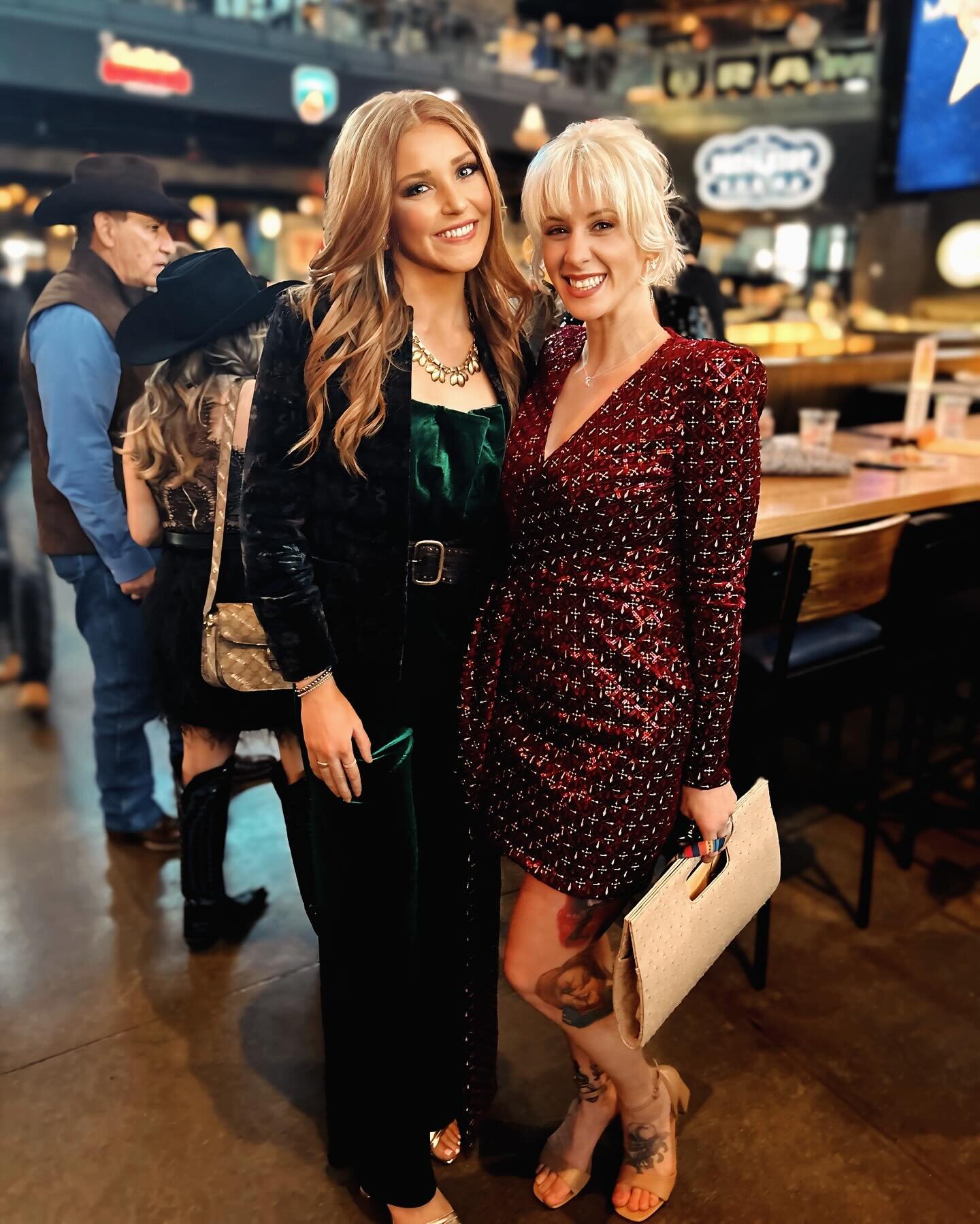 T3R Awards 2024❤️&zwj;🔥

I am incredibly grateful to have met SO many wonderful people that I now get to call friends. All my love and thanks to @corlissonair for your continuous support. I loved getting to watch you do your thing. Texas Country Mus