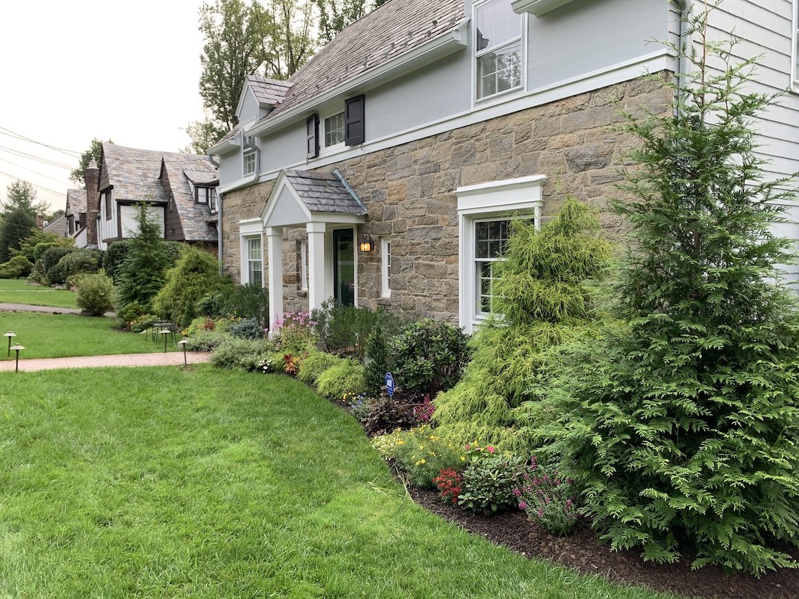 Front yard landscape design for home in northern NJ.JPG