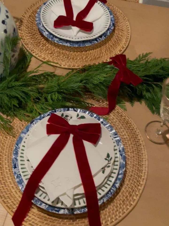 There isn&rsquo;t anything better than gathering around a table with friends and family during the holidays! ⭐️

Sharing one of our favorite table scapes of the season! Fresh, yet traditional, all wrapped up into one!

DM us for links if this inspire