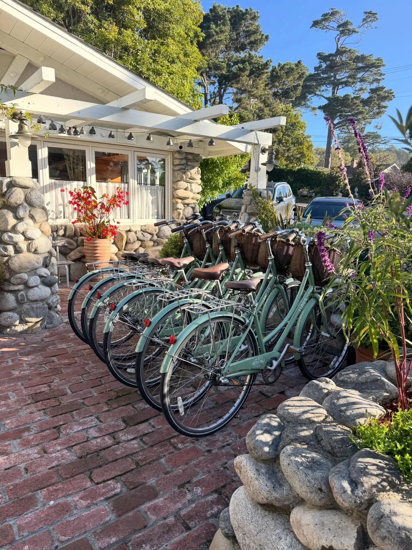 What we&rsquo;ve been up to lately

1. Pulling inspo @lepetitpali in Carmel
2. Sourcing delicious hardware for a kitchen remodel in Orange County 
3. Replacing floors and sanding down the tread of the stairs at our Calabasas project! Shifting from da