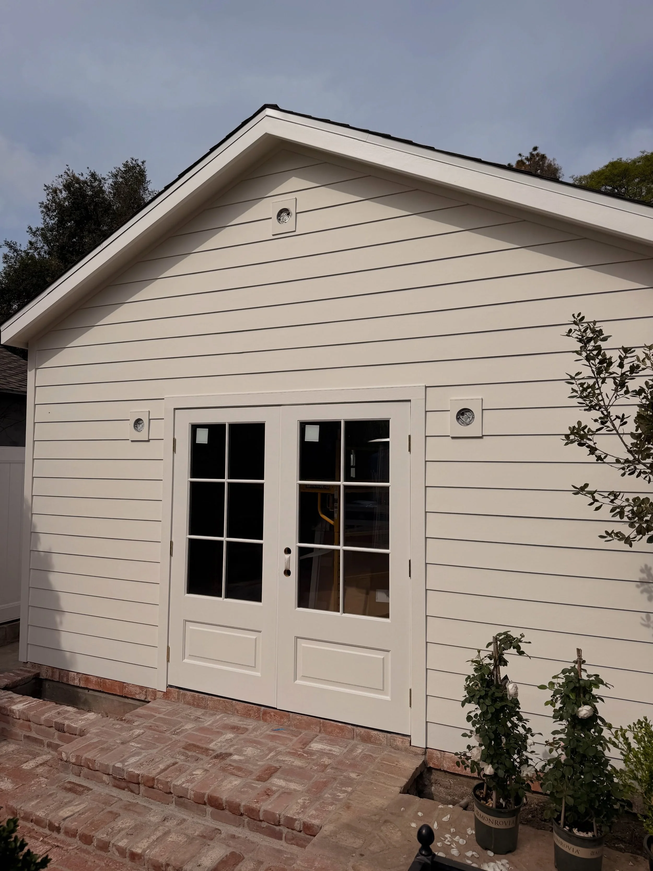A little progress update of our Brentwood Cottage back house renovation. The talented @teryldesigns has the most amazing vision and taste and we love helping her bring this vision to life! Stay tuned for the final reveal and Teryl&rsquo;s beautiful g