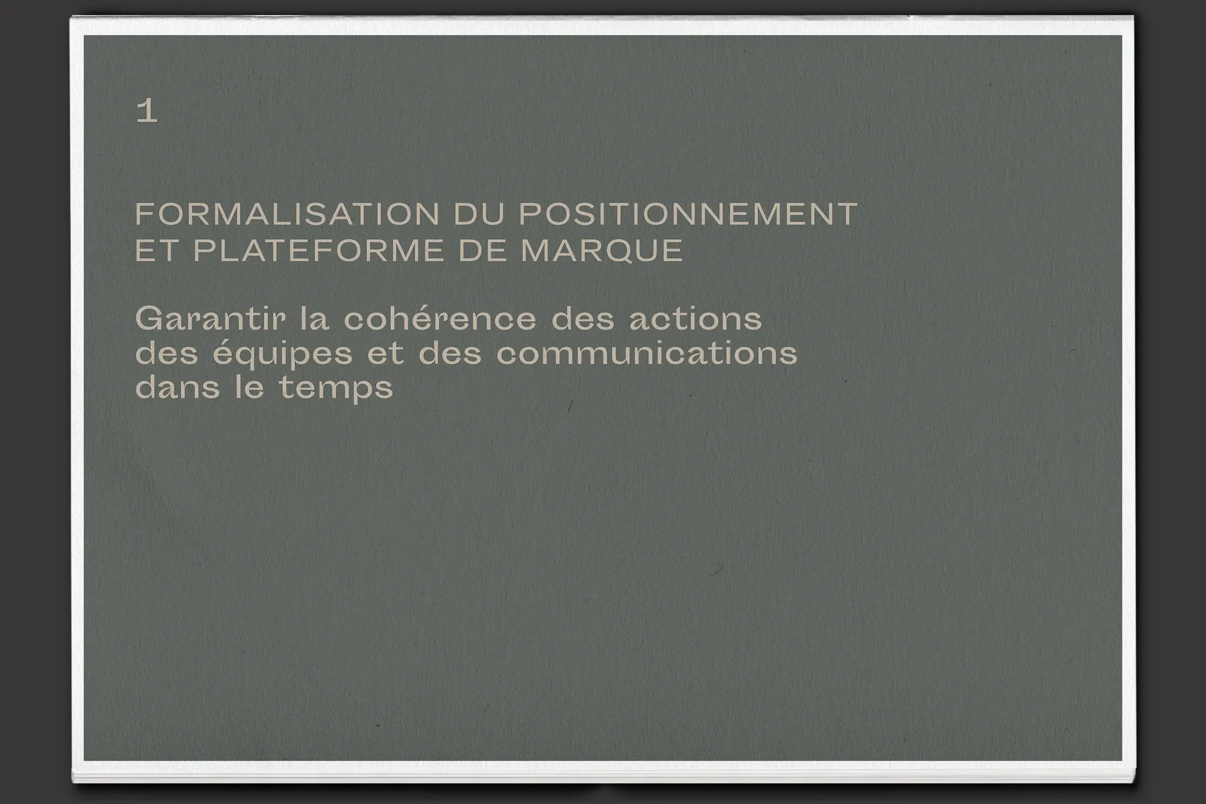 Extrait du brandbook du Pub St Germain, page d'ouverture chapitre 1