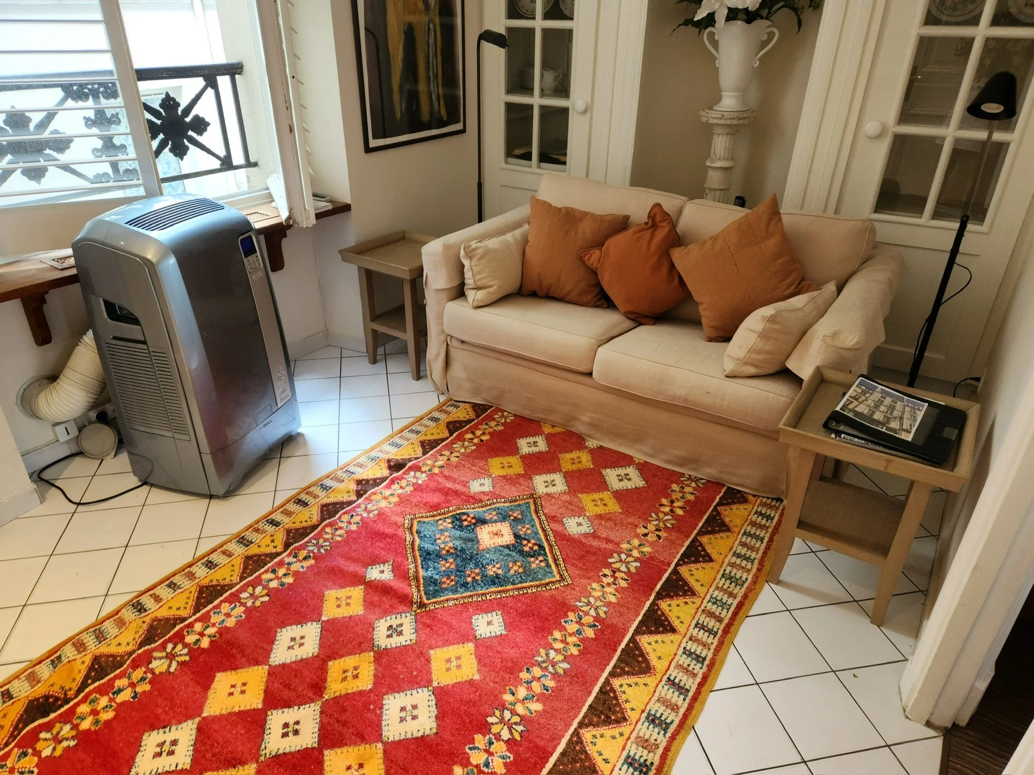 Living space off kitchen.JPG