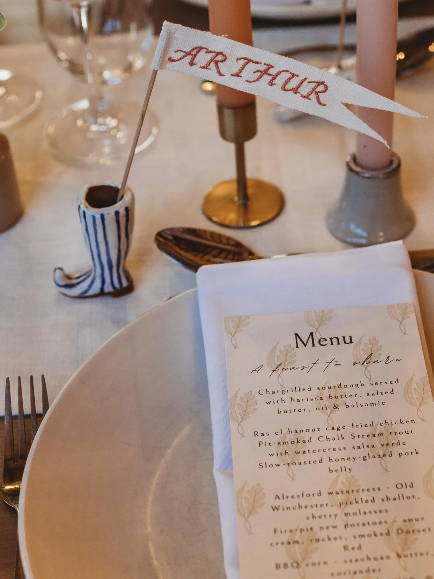 It was such a joy to create these funky lil table settings for my wonderful friends on their wedding day 💖
Photos by @samanthamidgleyphotography