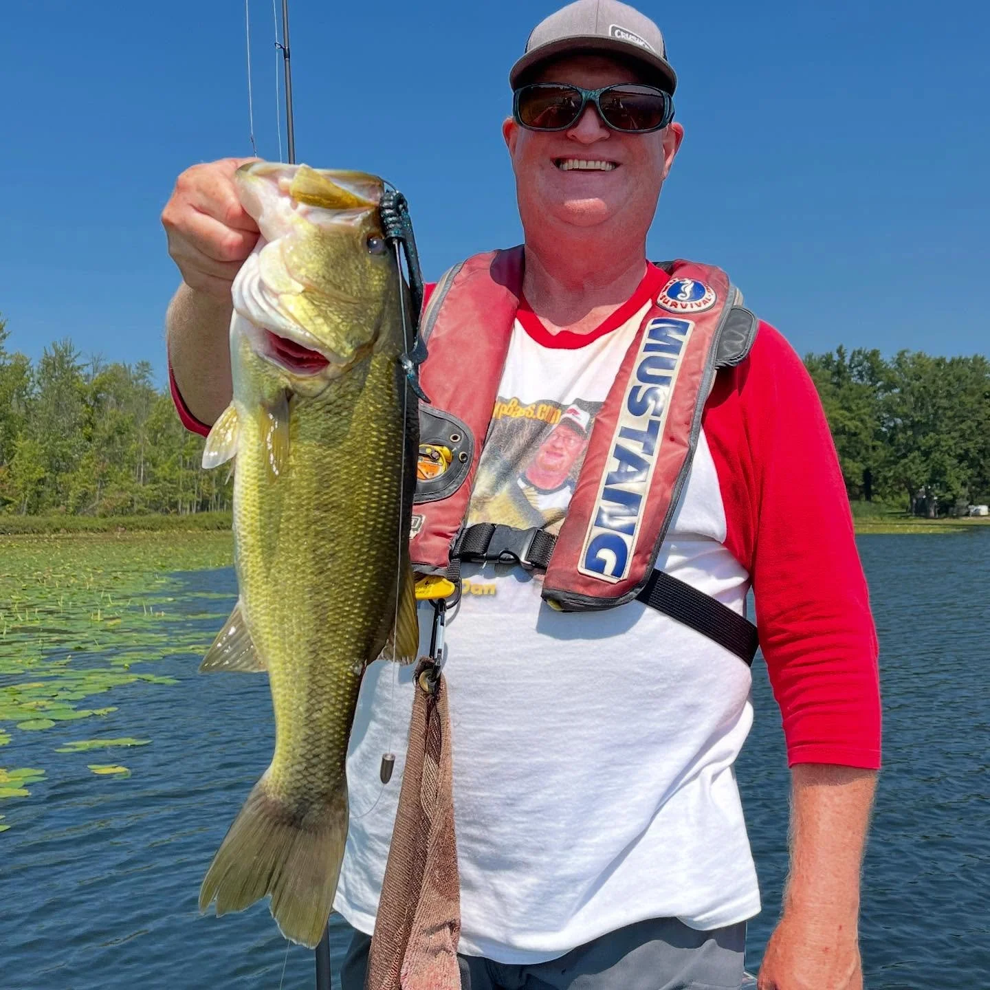 Finally had the opportunity to get out with Dan Kimmel from @greatlakesbass. We checked out one of his home lakes and I learned A TON! Behind decades action, his experience competing on a high level, working in conservation efforts, and serving as a