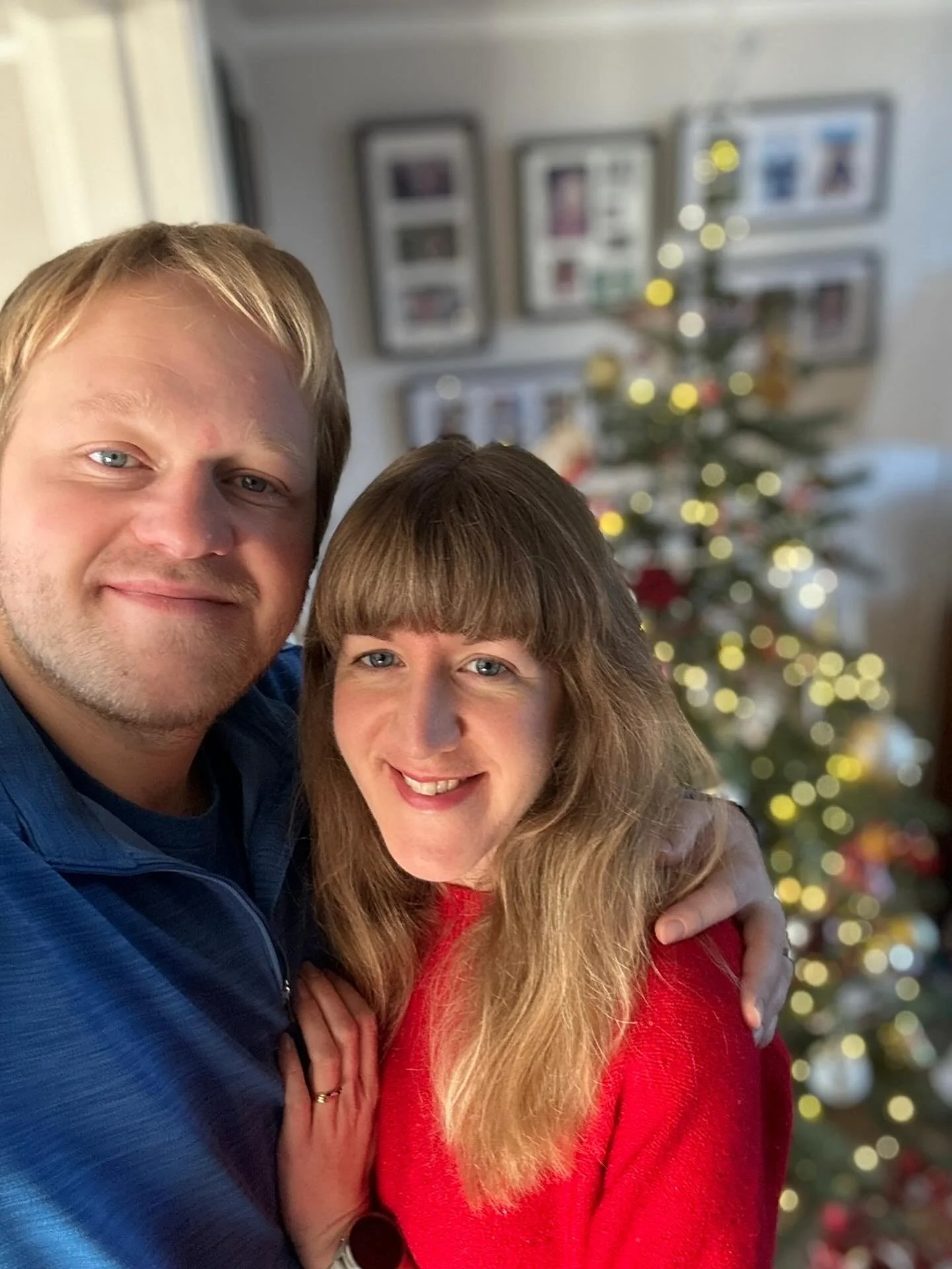 From our family to yours, we wish you a Merry Christmas and a Happy New Year!! 🎊 🎄 🎁 @sarahwixonturcott 💝