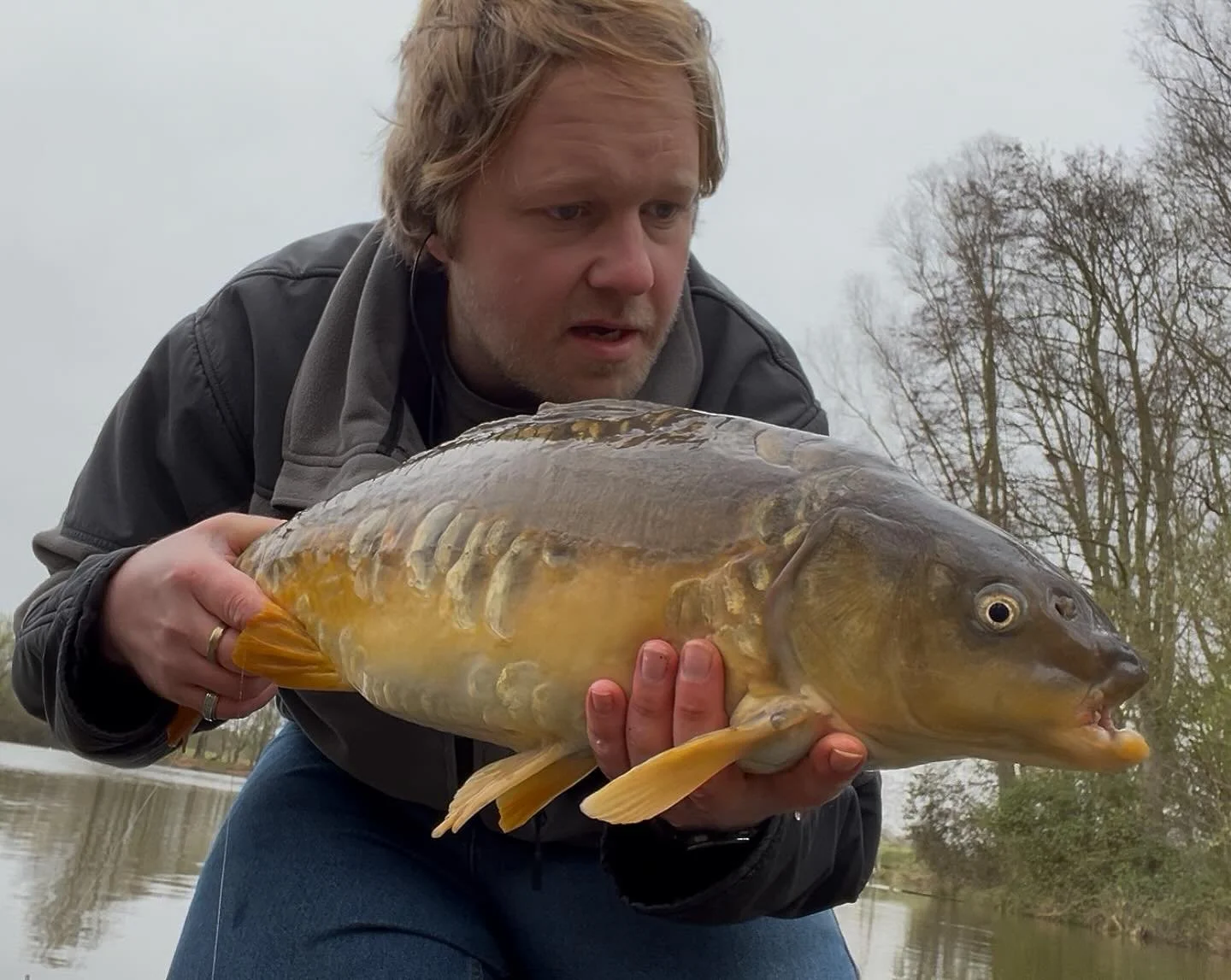 Take a good look in the mirror &amp; be ready to listen🪞 🎣 🍓 
#CarpFishing #AnglingUK #swatefishing #abugarcia #mirrorcarp