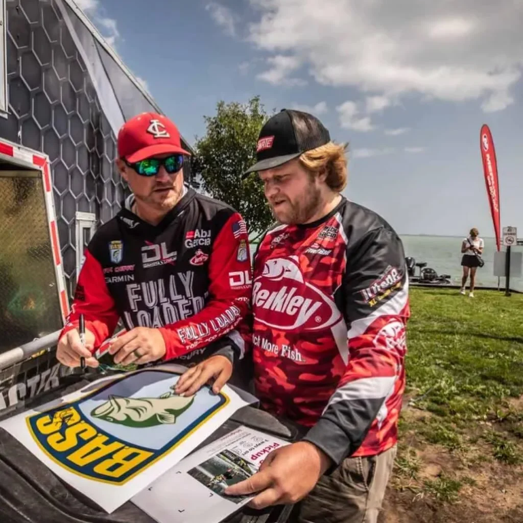 (2023➡️2013) Congrats to @hankcherryfishing on his BIRTHDAY WIN yesterday in the first Bassmaster Elite Series event of the year on Lake Guntersville! Impressive dub on the grub 👏🏼 🍒 🏆 🎂 🥳 #Bassmaster #lakeGuntersville #bassfishing #CherryCherr