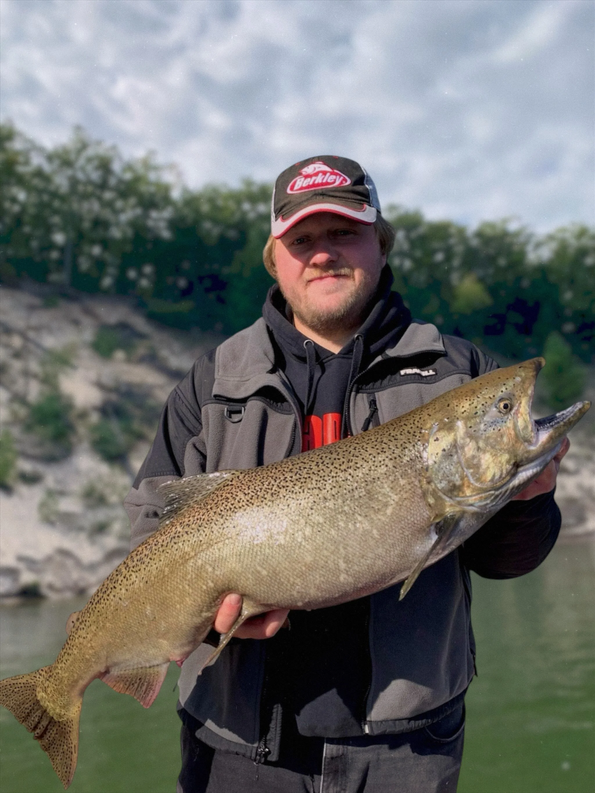 I know I&rsquo;m not the only one thinking of of thunder stick crushin&rsquo; and float droppin&rsquo; action. Anglers across the Great Lakes have salmon on the brain!! #ForesightFishing #KingSalmon #LakeMichigan #MichiganFishing #GreatLakes
