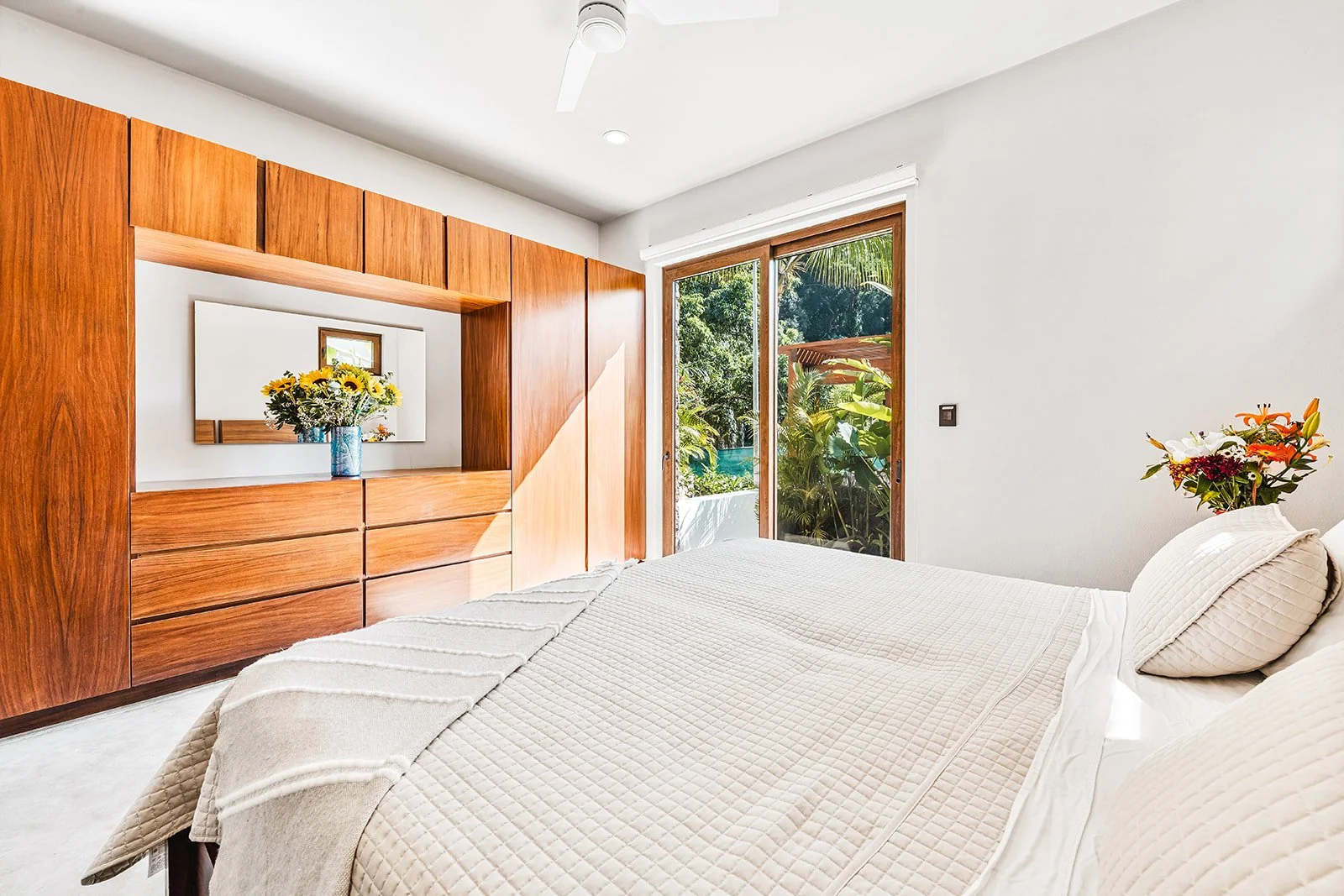 OCT SHOOT BED 1 .jpg
