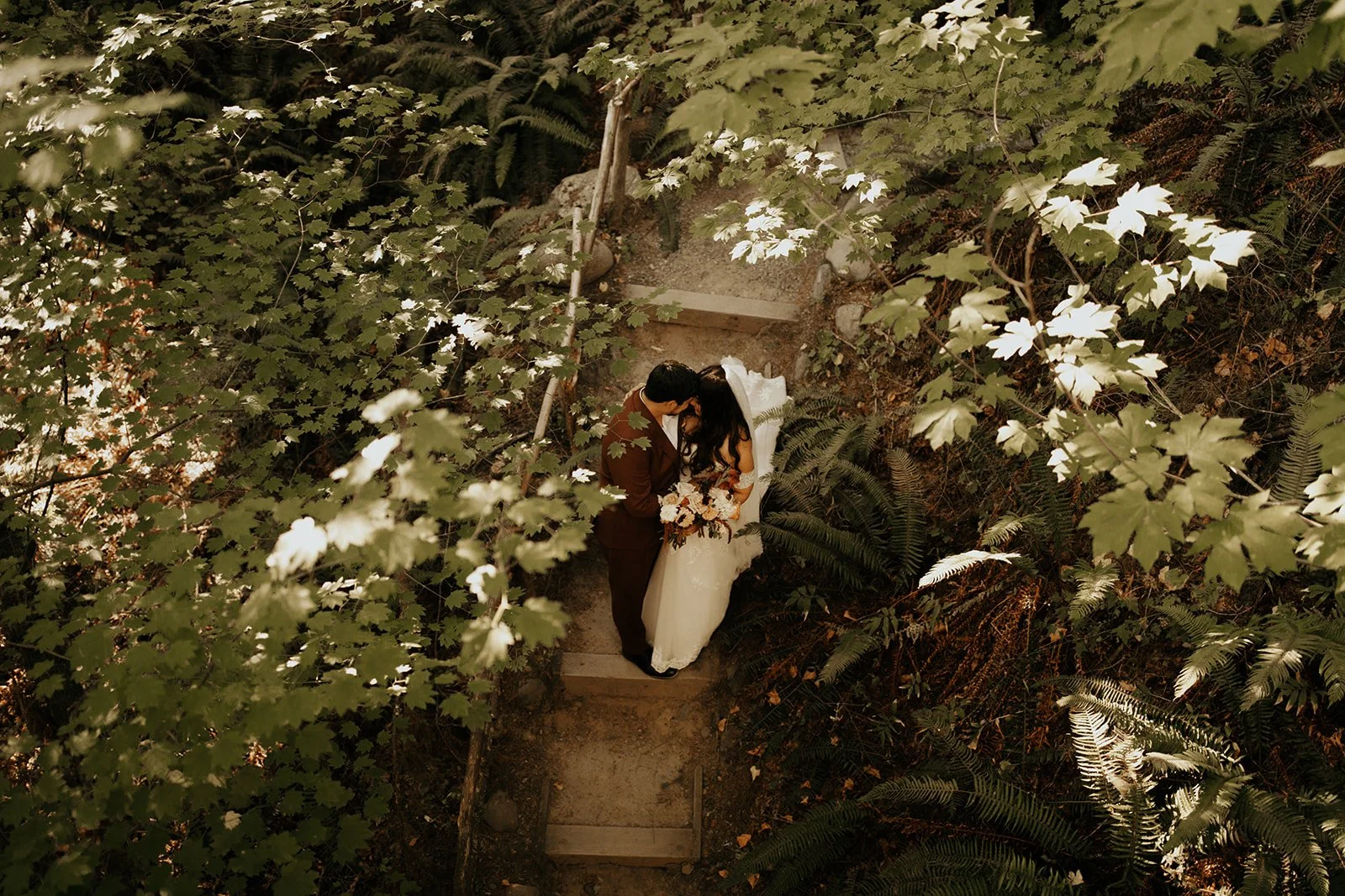 C+N_TreehousePoint_ToriOsteraaPhotography-7383 (1).jpg