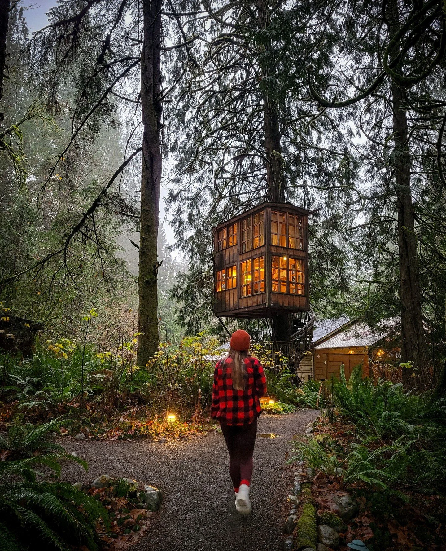 Hidden in a forest in Washington State is a whimsical treehouse escape, with seven treehouses and three one-of-a-kind retreats. Though spring fills up fast, your favorite treehouses are available April 27th -29th! 🌲✨️⁠
⁠
Link in bio to book your spe