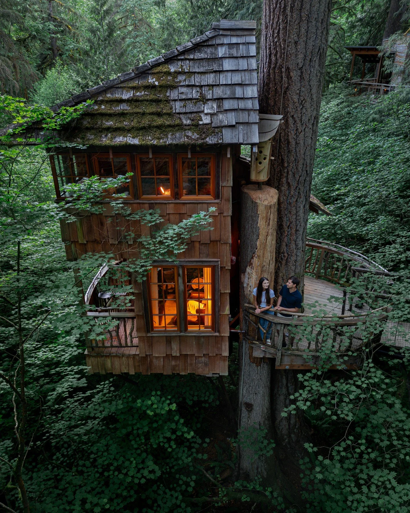 OUR SPRING BLOG IS LIVE 🌸🌿✨⁠
⁠
Dreaming of your spring getaway? This is what May looks like at Treehouse Point ☺️ lush greenery, cozy evenings, budding flowers, and plenty of adventure!⁠
⁠
From our favorite local hikes to wellness experiences and h