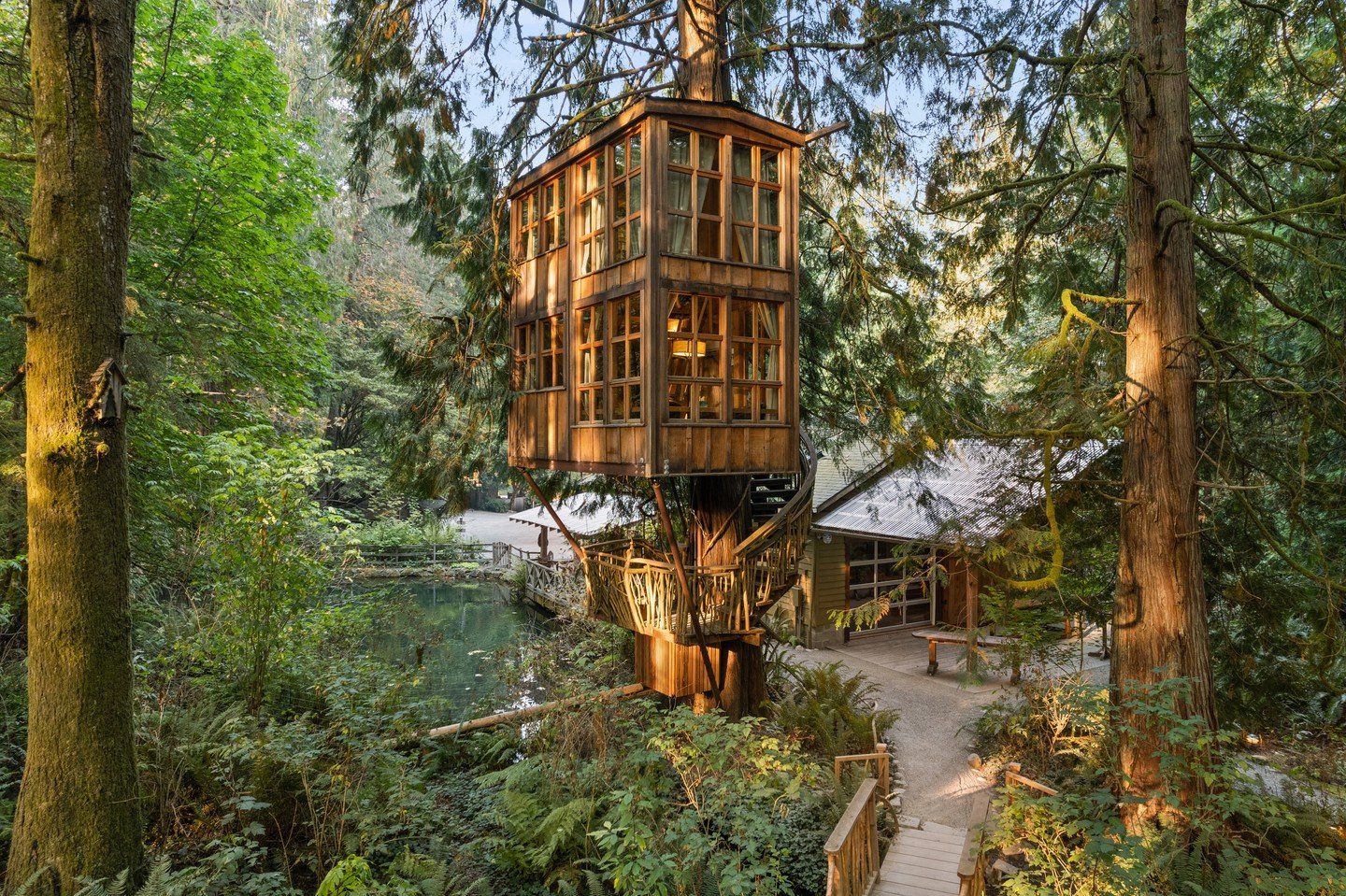 Me, you, and a two-story treehouse getaway in Washington State? 🌲⁠
⁠
See panoramic views of the forest through Trillium's wall of windows (over 80 window panes!), and experience a whimsical adventure like no other. ⁠
⁠
Ready to book? The weekend of 