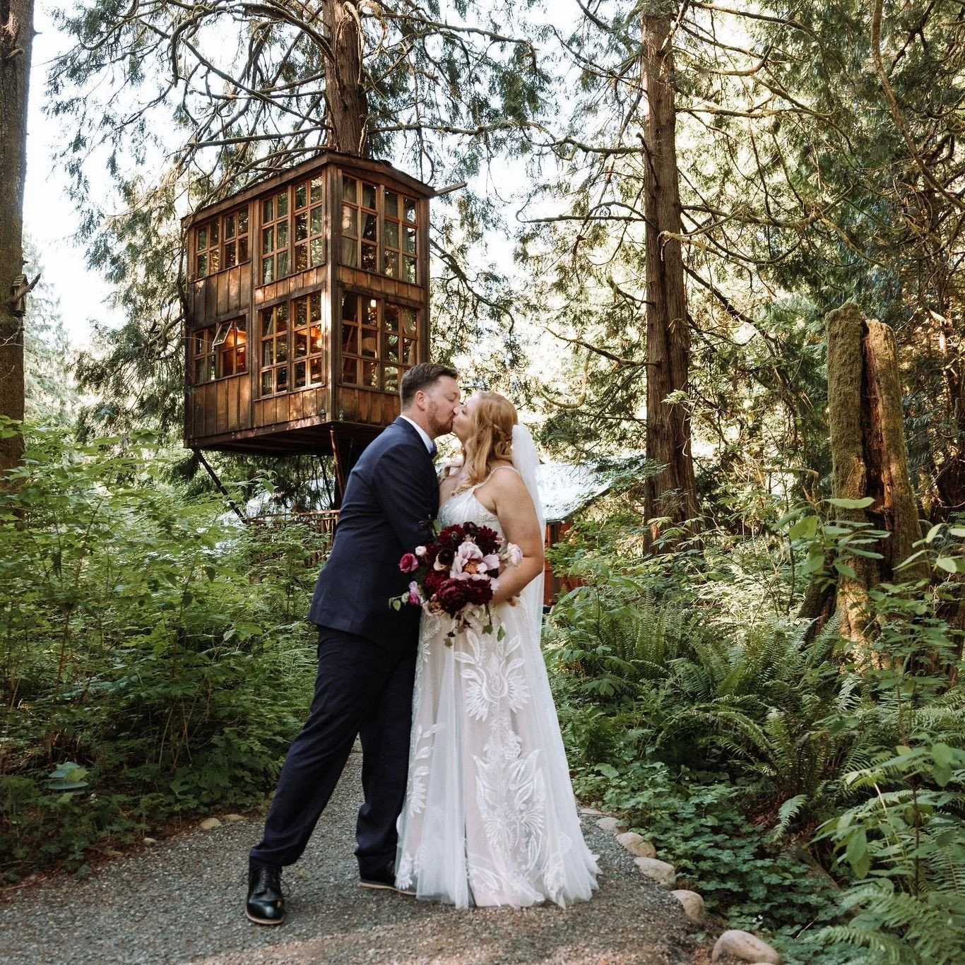 Spring is the time of forest fairy weddings and elopements at Treehouse Point! 🧚&zwj;♀️🌲💍⁠
⁠
Imagine saying &ldquo;I do&rdquo; beneath blooming canopies of the forest.⁠
⁠
In our newest blog, we&rsquo;re sharing some of our favorite spring wedding 
