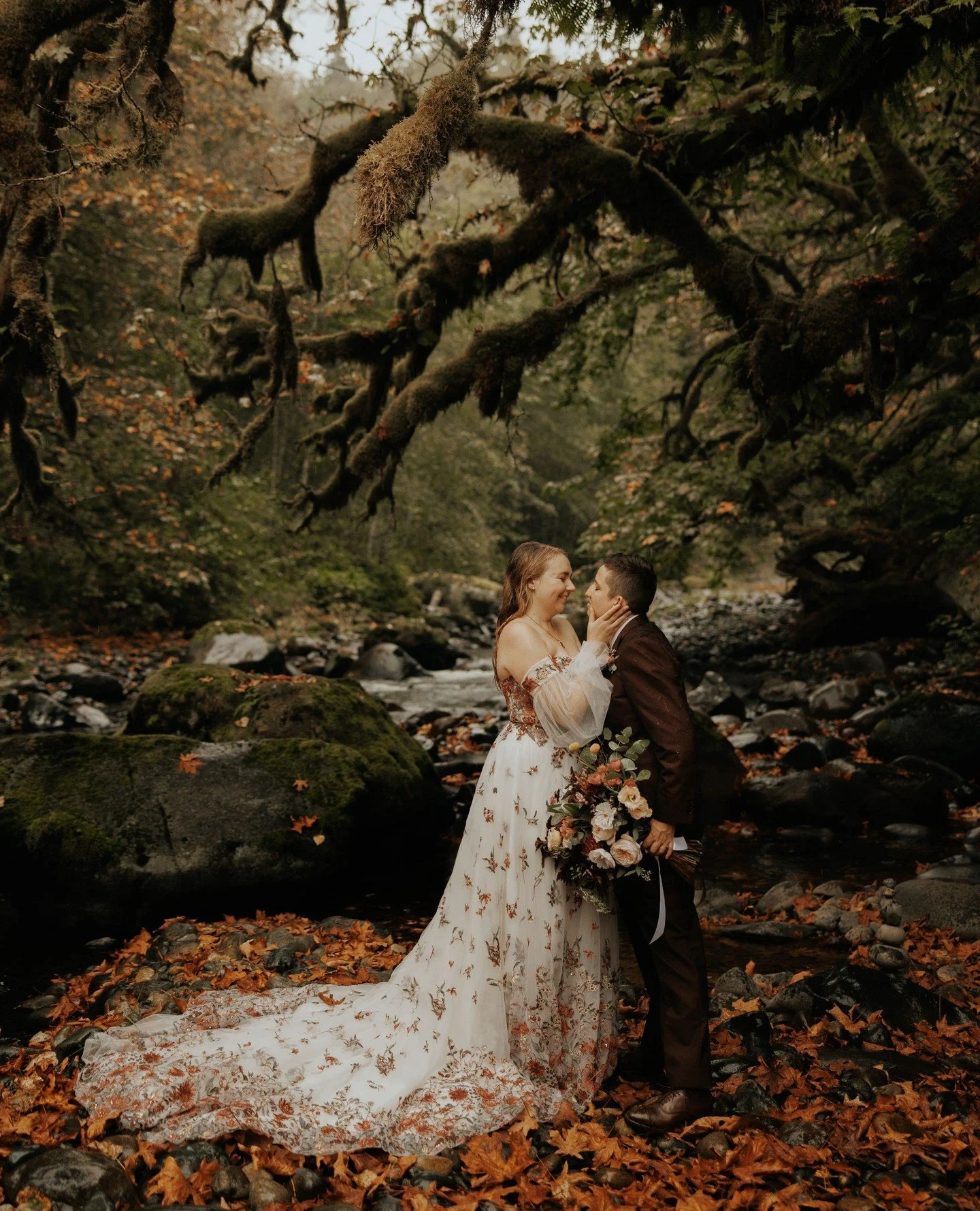 Get married in a forest full of treehouses! Just 30 minutes from Seattle, Washington, escape the bright city lights for ones soft ones that twinkle.⁠
⁠
From simple elopements to luxurious weddings, we have a variety different package options for your