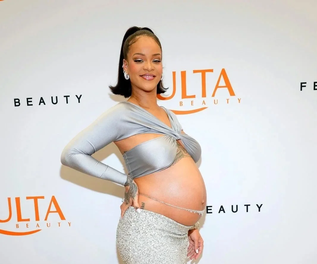 Rihanna, Twin Rumors, and the Joke: “Now It Looks Like I’m Eating for Three”