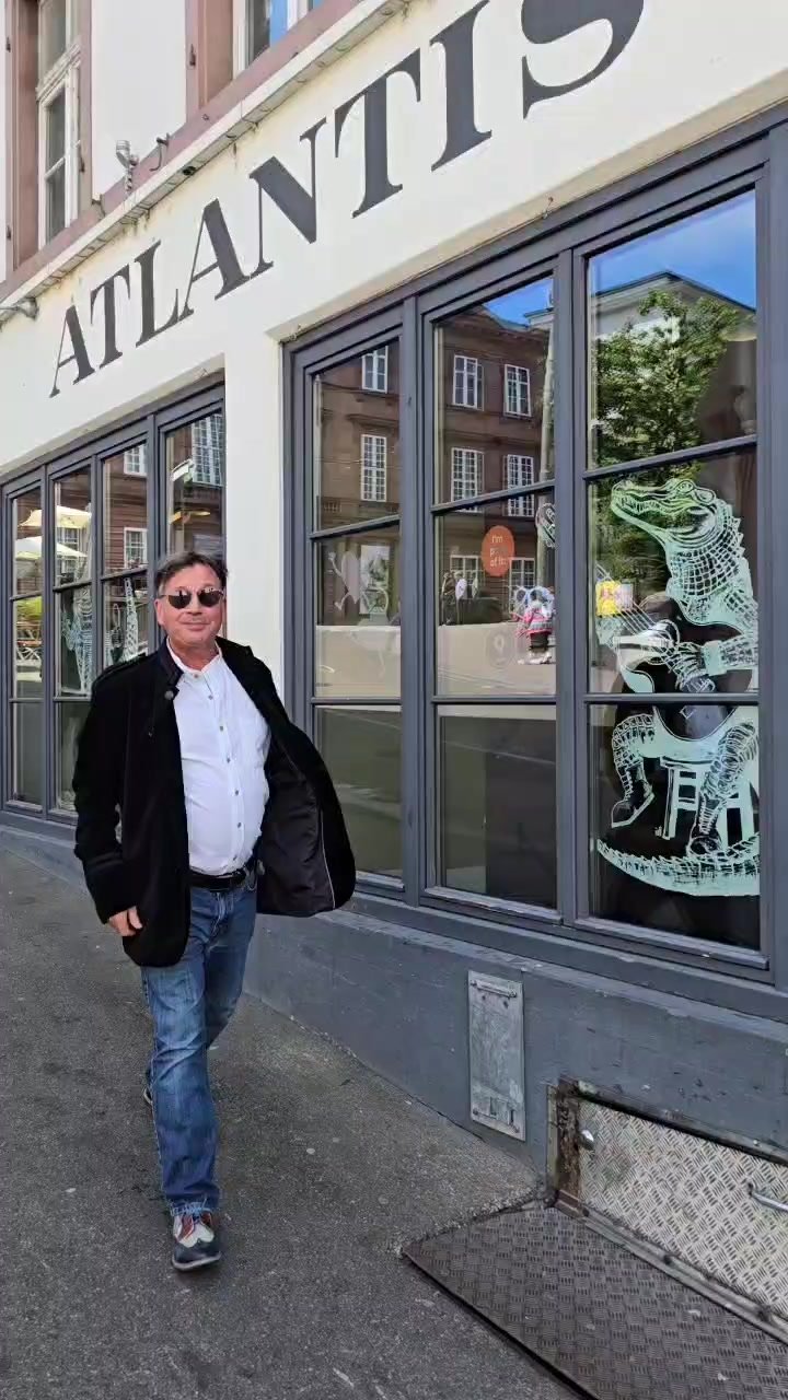Tickets unter www.greg.musik.ch oder https://eventfrog.ch/de/p/konzert/pop-rock/greg-7254082424551747685.html GREG in Basel | Pop & Rock Konzerte#MundartRock, #SchweizerMusik, #RockPopCH, #Musik, #Rock, #Pop, #Schweiz, #Schwyz, #Schwiiz, #Basel,