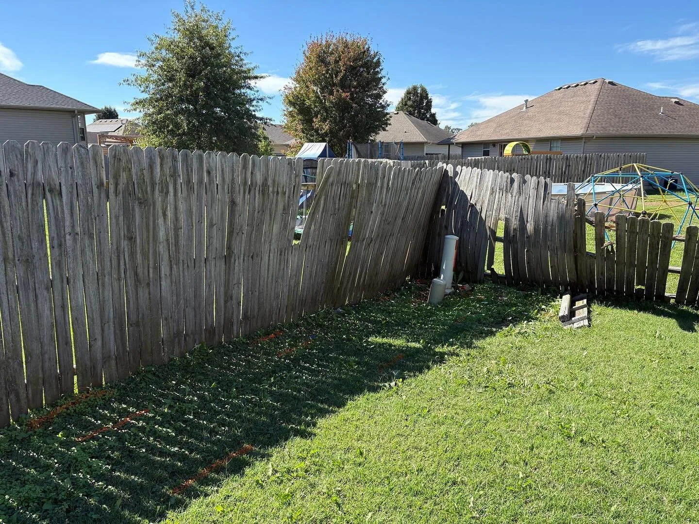 When families step up, we step in. 

Man Up partnered with Bulk Loads and Revive Solutions last week to help a foster family replace an aged and rotting fence. 

Community partnerships like these allow us to take stressors off of families providing c