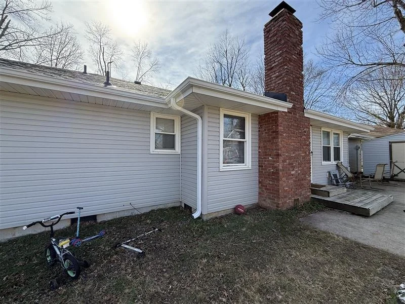 For three decades, this home in Missouri has been a safe refuge for kids in foster care.
 
Unfortunately, due to financial restraints, this incredible foster family was living without gutters. This was causing significant drainage problems around the