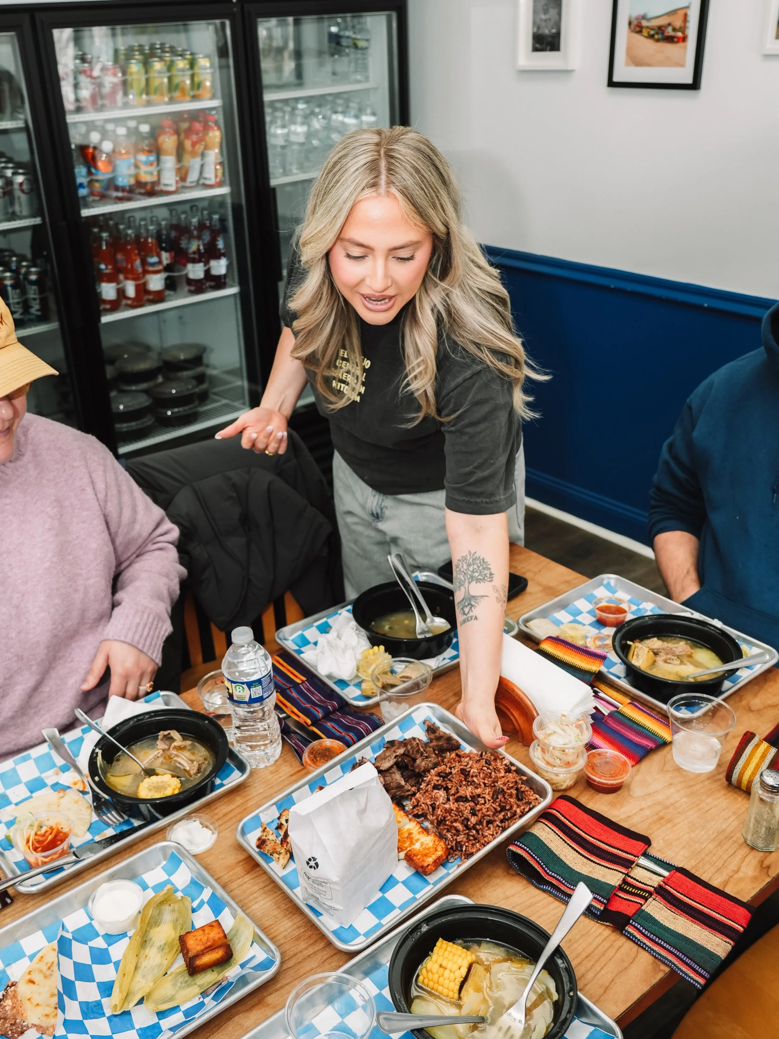 the old man // EL VIEJO is one of my favorite restaurants in dc / dmv. the brings so much flavor and a taste of home! rated top 100 restaurants in the washingtonian and #1 in our hearts. 

@elviejo.cak is a central american kitchen offering up a brea