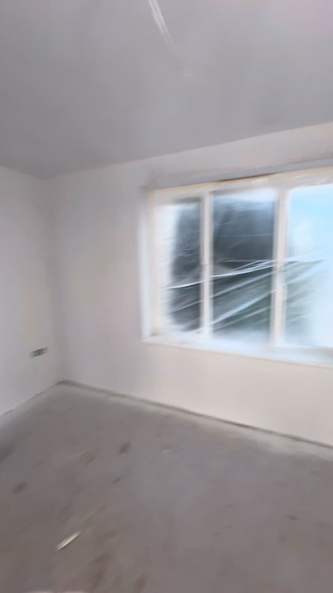 A little sneaky peek 👀 of our next project! Working with @aubrey.construction in #sennen #cornwall communication and timing is key, if you want to benefit from the speed of #spraypainting we nipped in today to spray the whole place with a mist coat