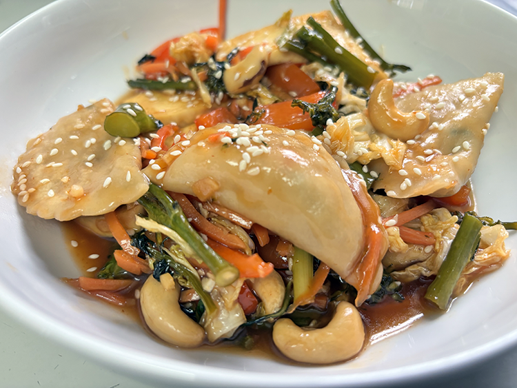 VEGGIE TOFU POTSTICKER STIR-FRY